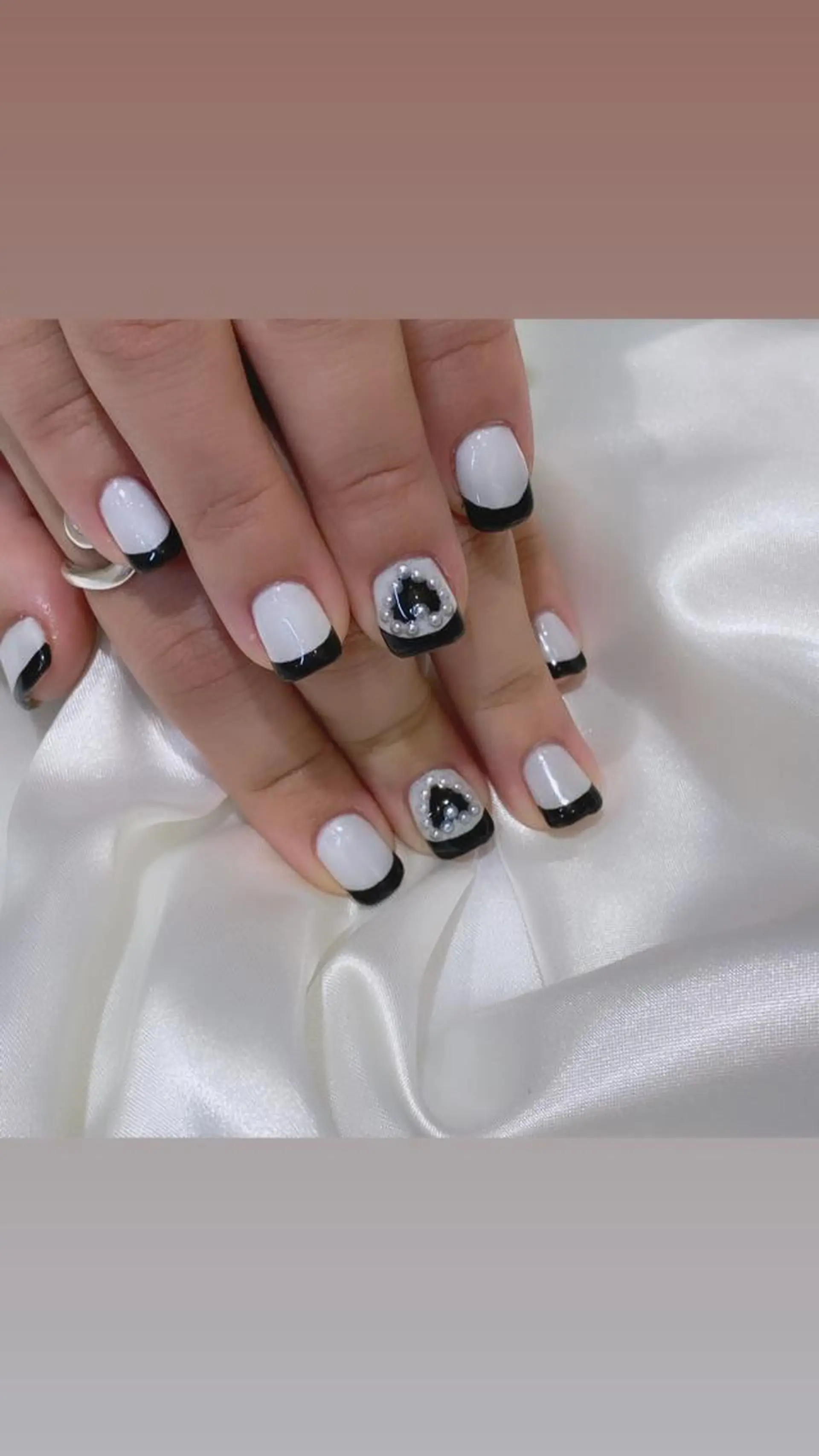 ネイル フレンチネイル sio.nail&eyebrow salon shimokitazawa2号店所属・nailist mana𖤐´-のネイルデザイン