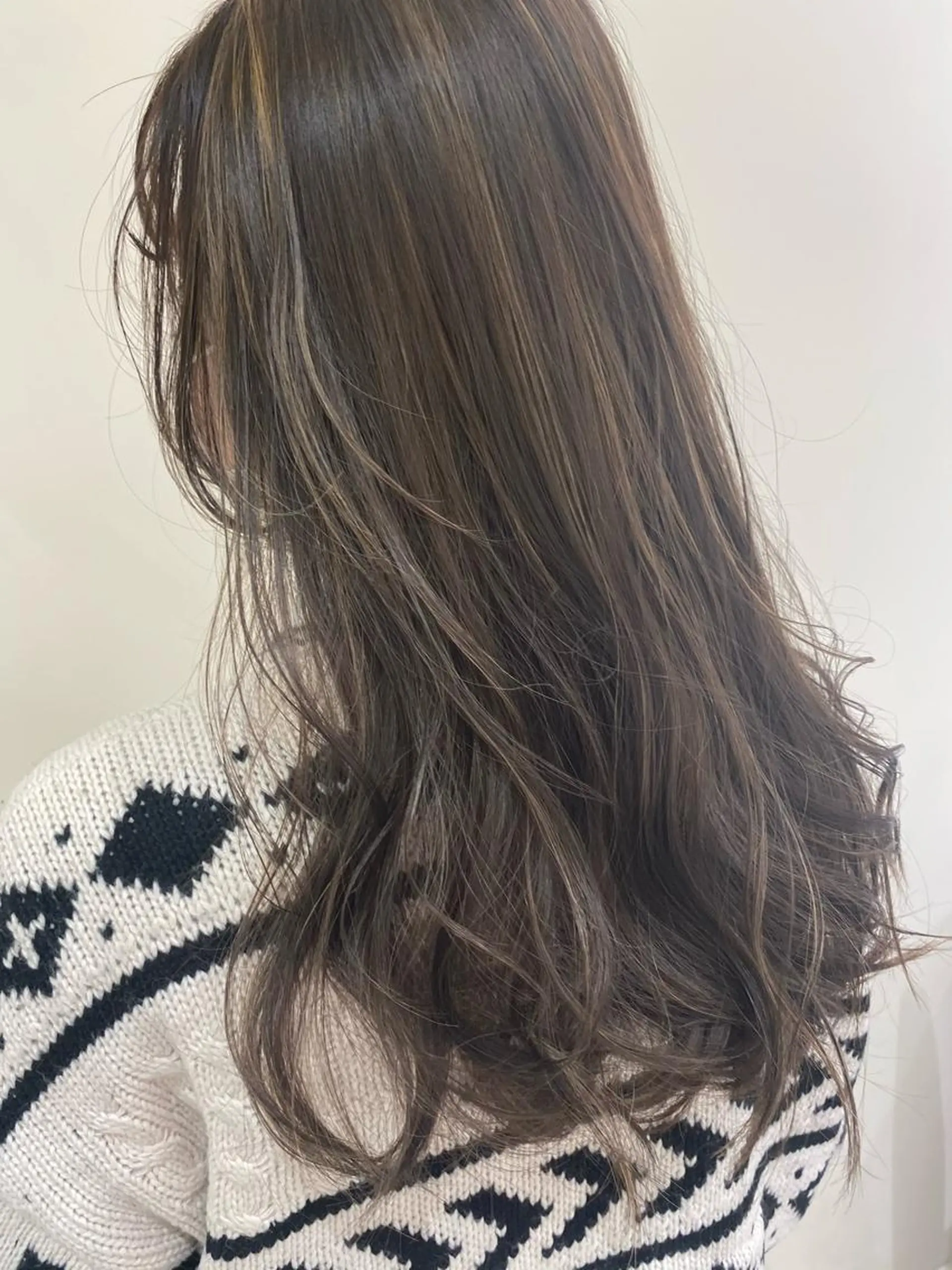 ロング カラー プレイングカラー🤍 細めハイライトのヘアスタイル