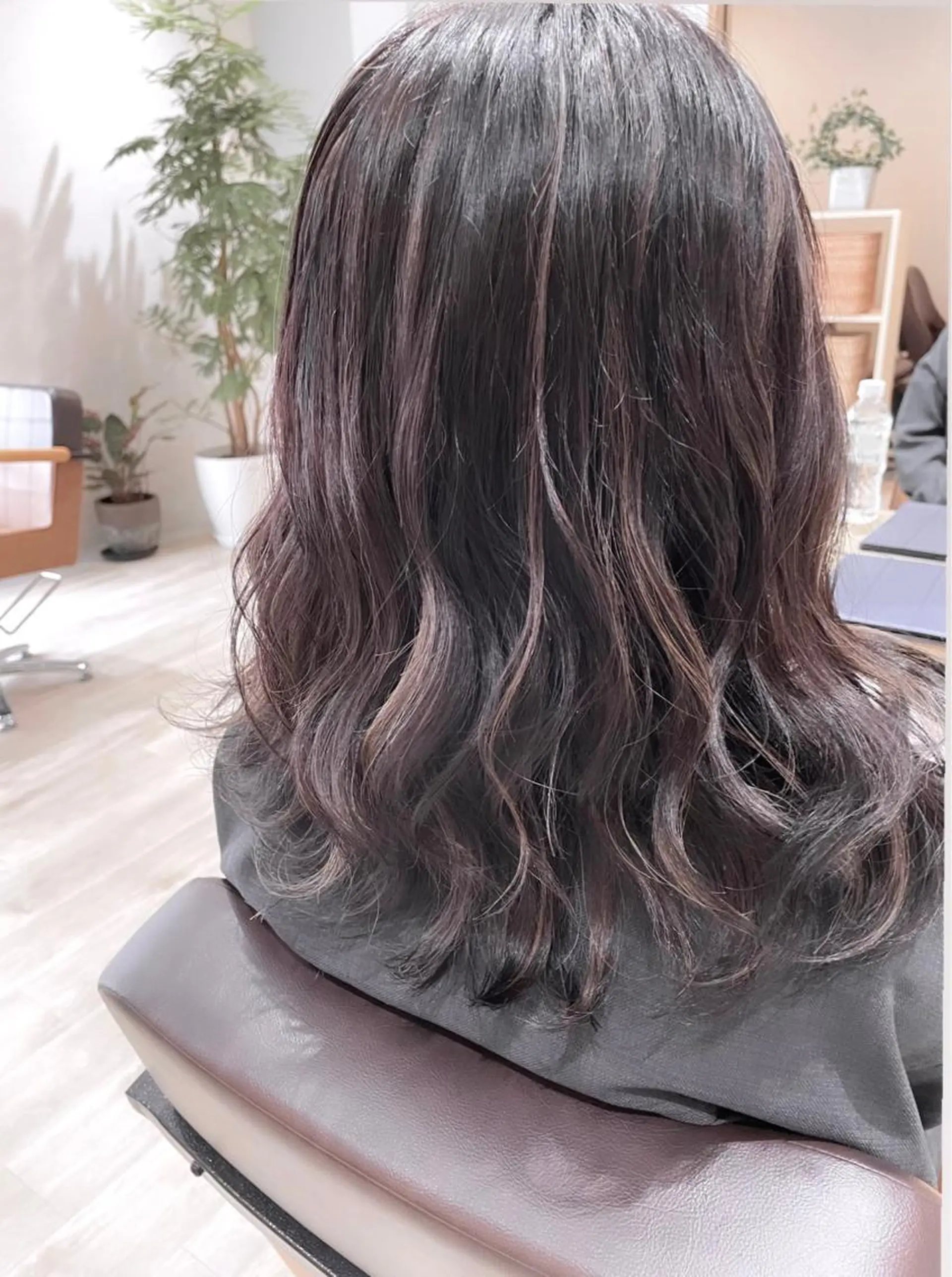 セミロング カラー ハイライトカラー ハイライト VERBENA所属・ハイライト／艶カラー 大河シンジのヘアスタイル