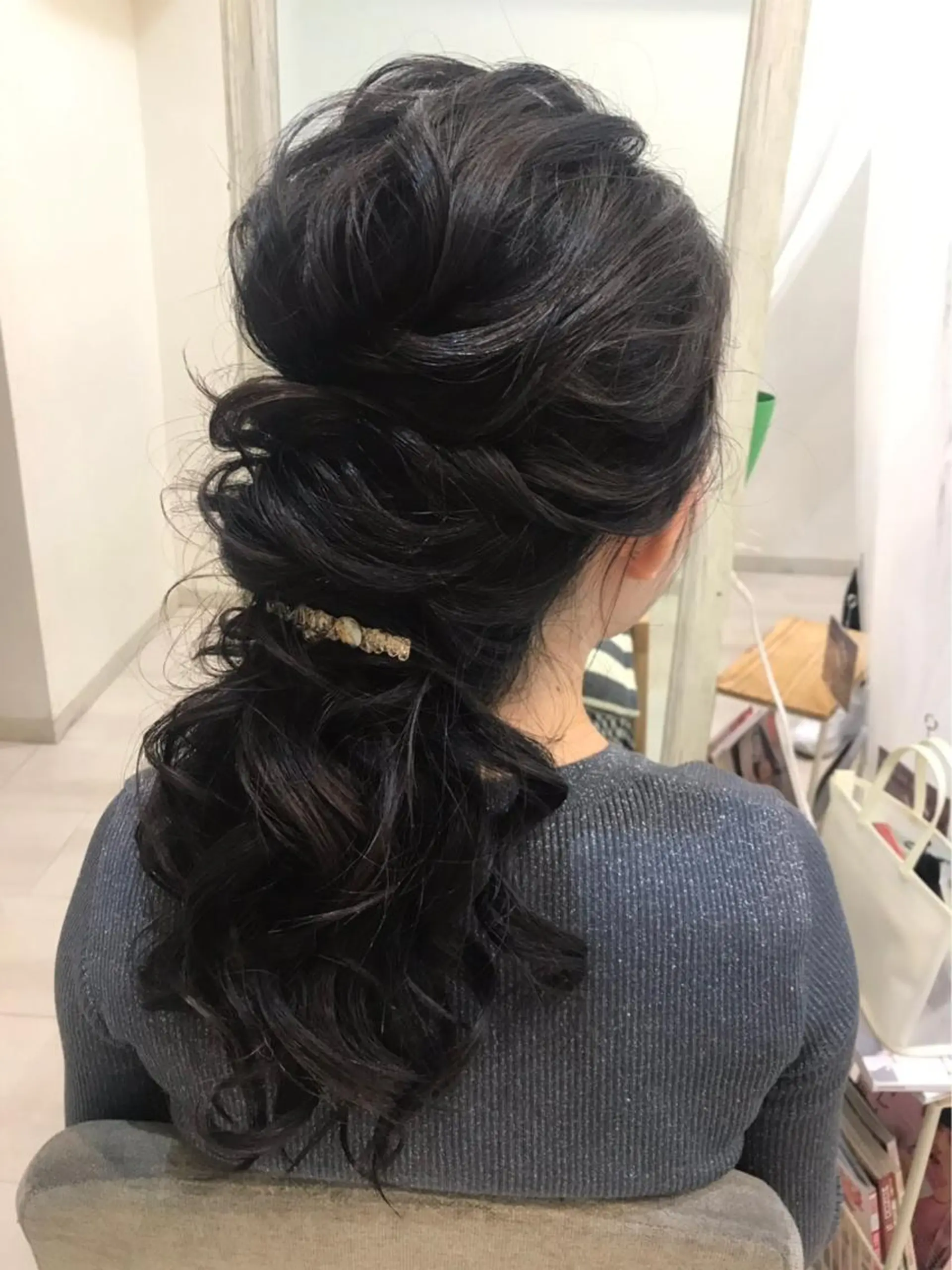 セミロング ヘアアレンジ 結婚式・ブライダル ALVAREZ BARBER SHOP所属・takebuchi harukaのヘアスタイル