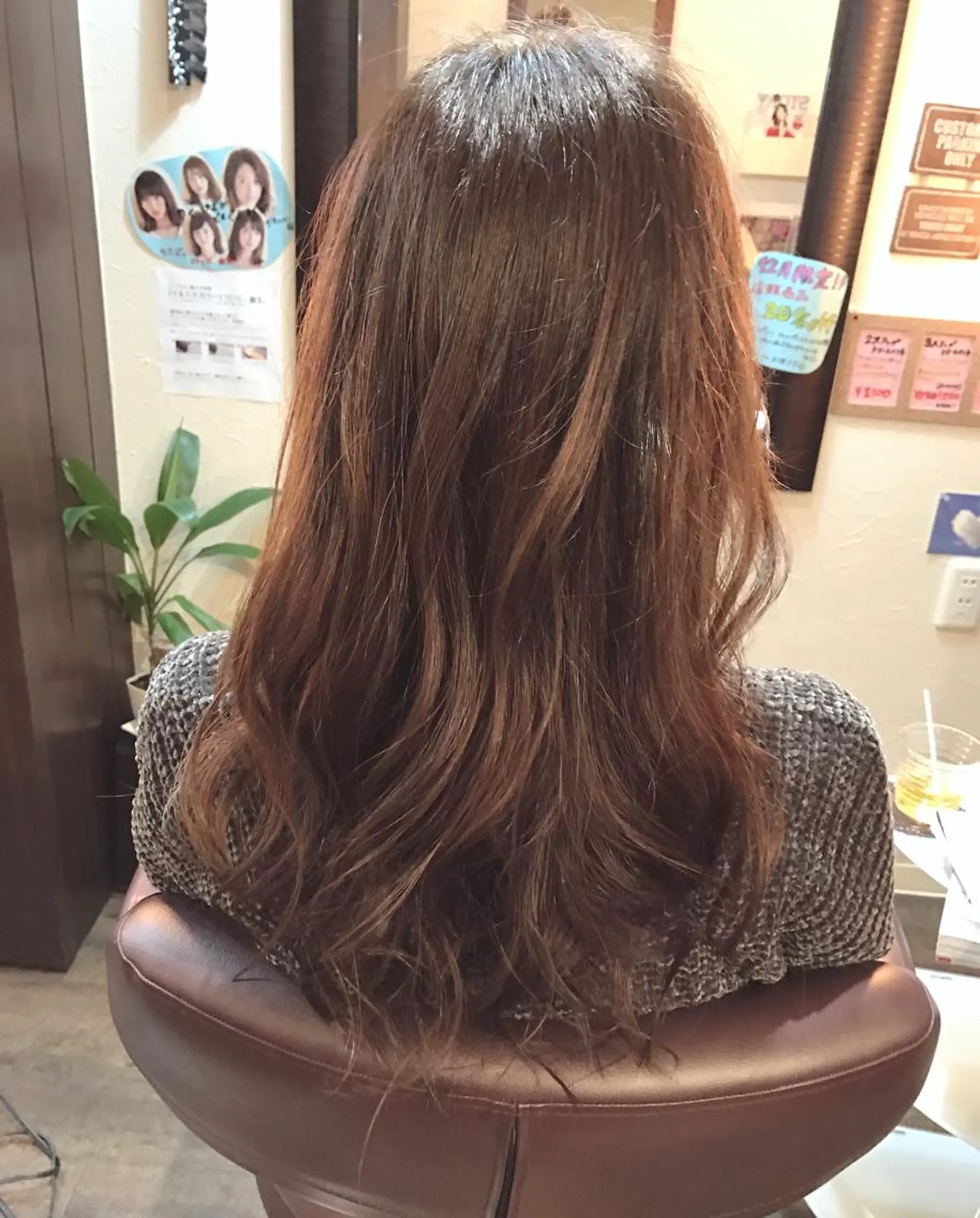 ロング カット ヘアカラー トリートメント トモタニ ミオのヘアスタイル