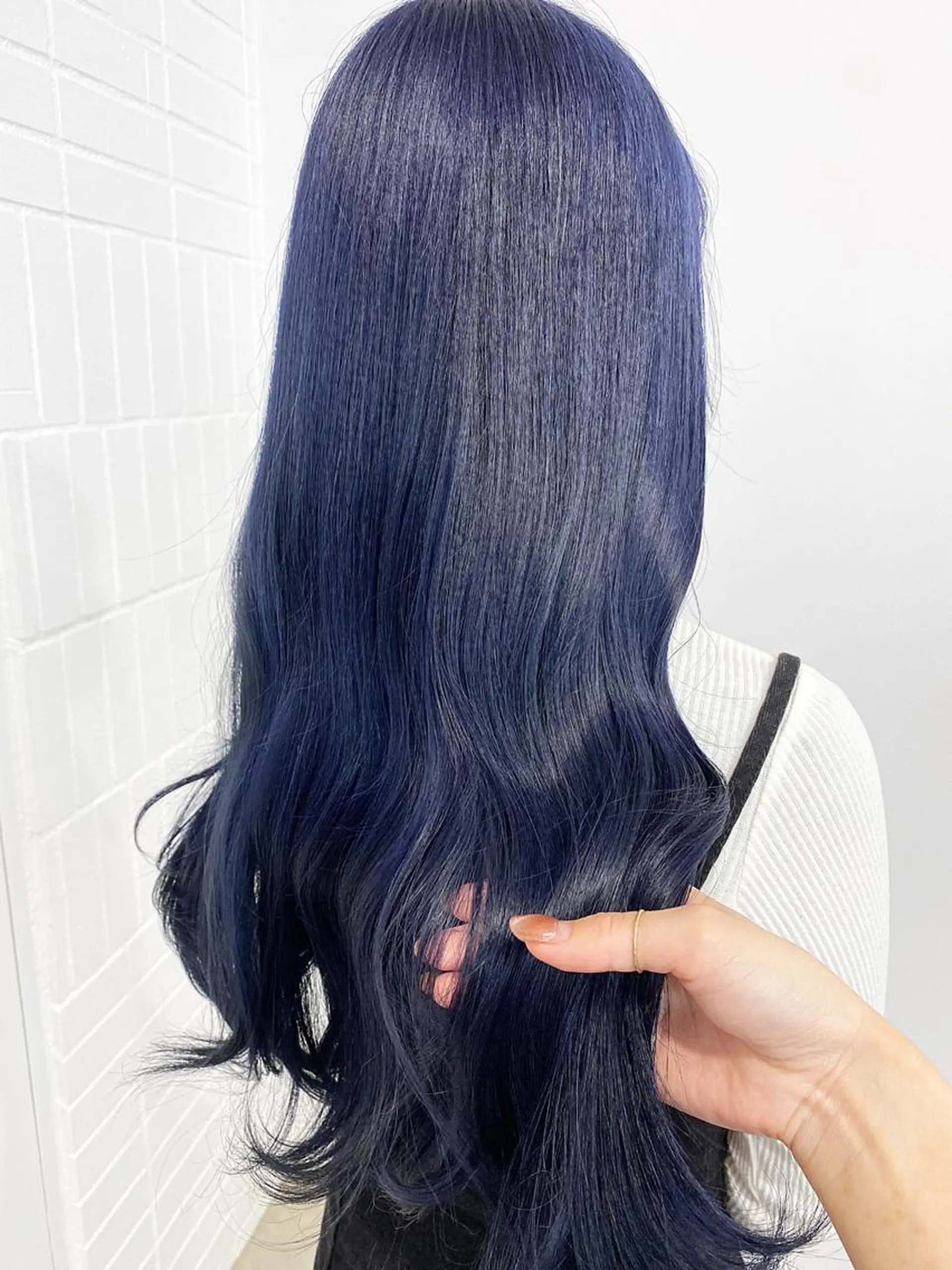 セミロング カラー ヘアアレンジ ブリーチ ブルーカラー ブルーラベンダー ラベンダーカラー トリートメント レイヤー/ハイトーン 🧸SENAのヘアスタイル