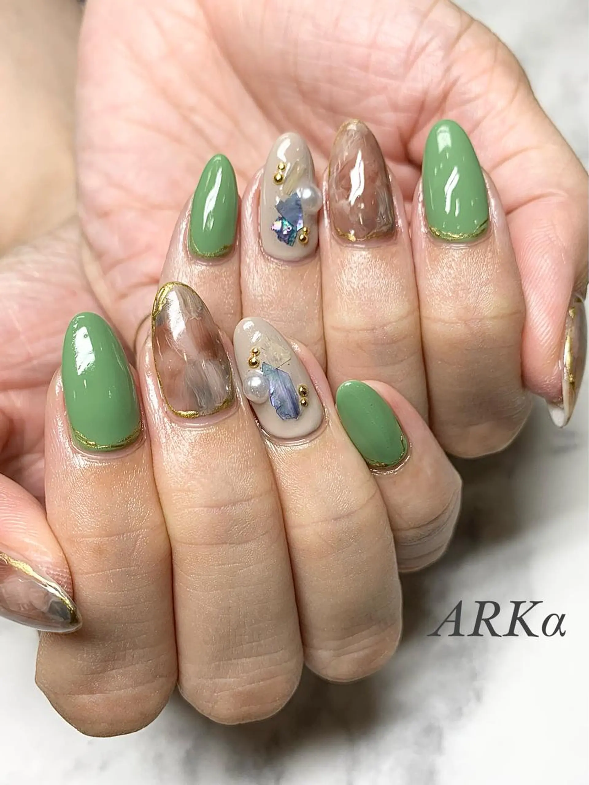 セミロング ネイル ハンドネイル ARKα SHIORIのネイルデザイン