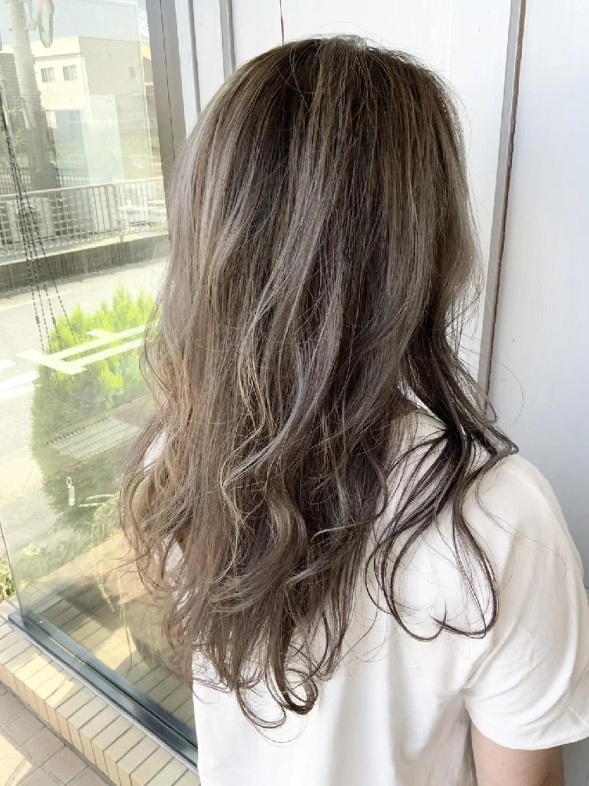カラー グレージュ ヘアカラー トリートメント 堀 望美のヘアスタイル