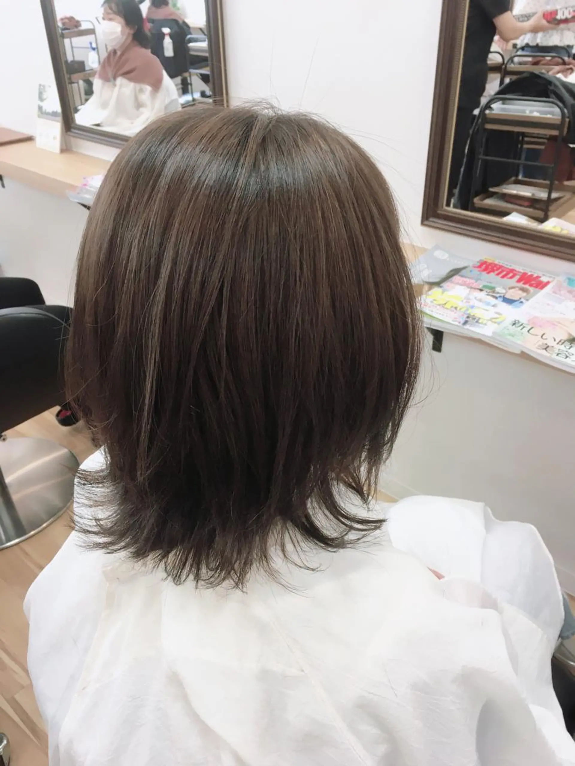 ミディアム カラー 神田 菜々子のヘアスタイル