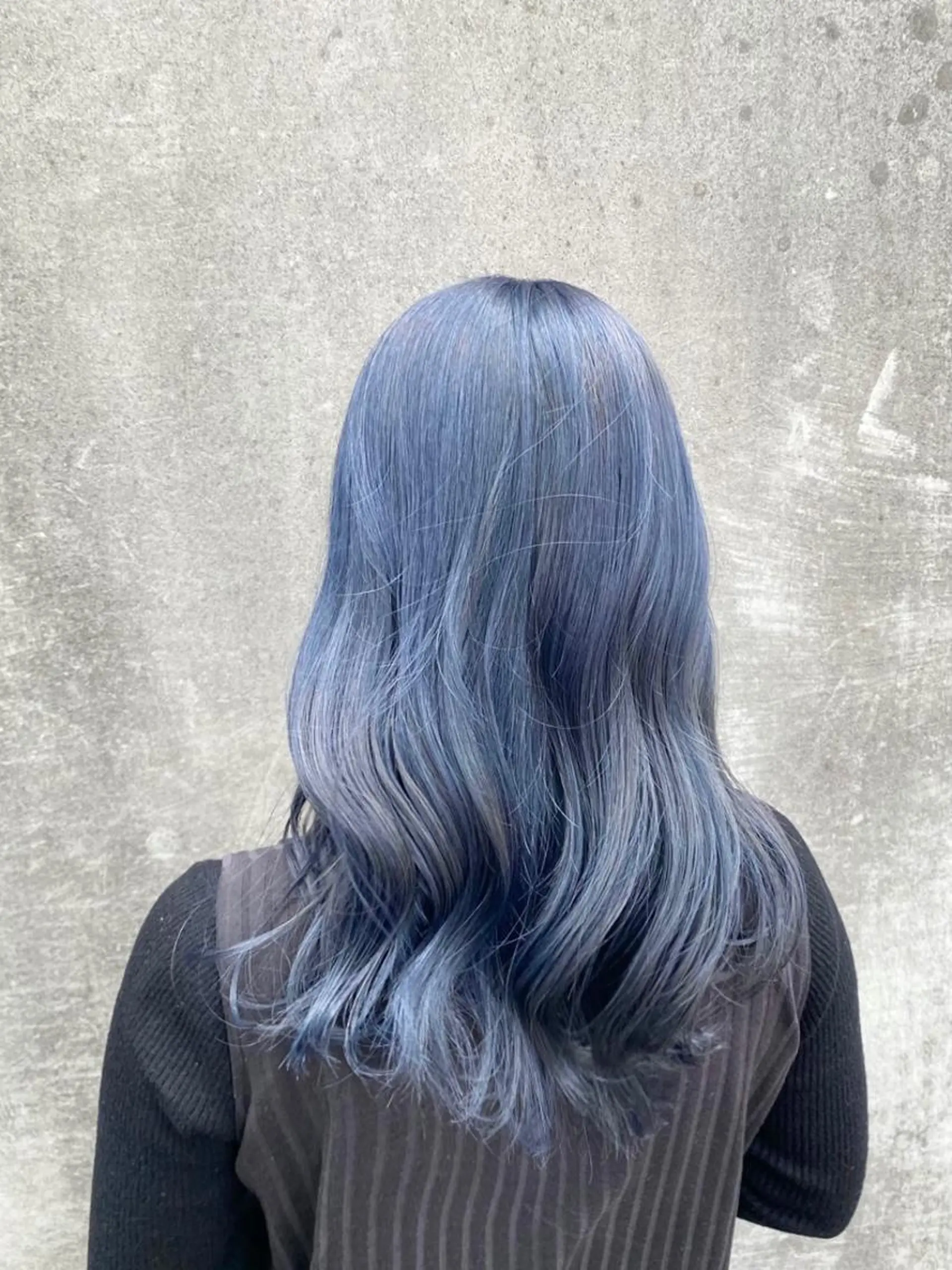 ロング カラー ブルーカラー motel所属・モデルや芸能人も通う ✨マンツーマンサロンのヘアスタイル
