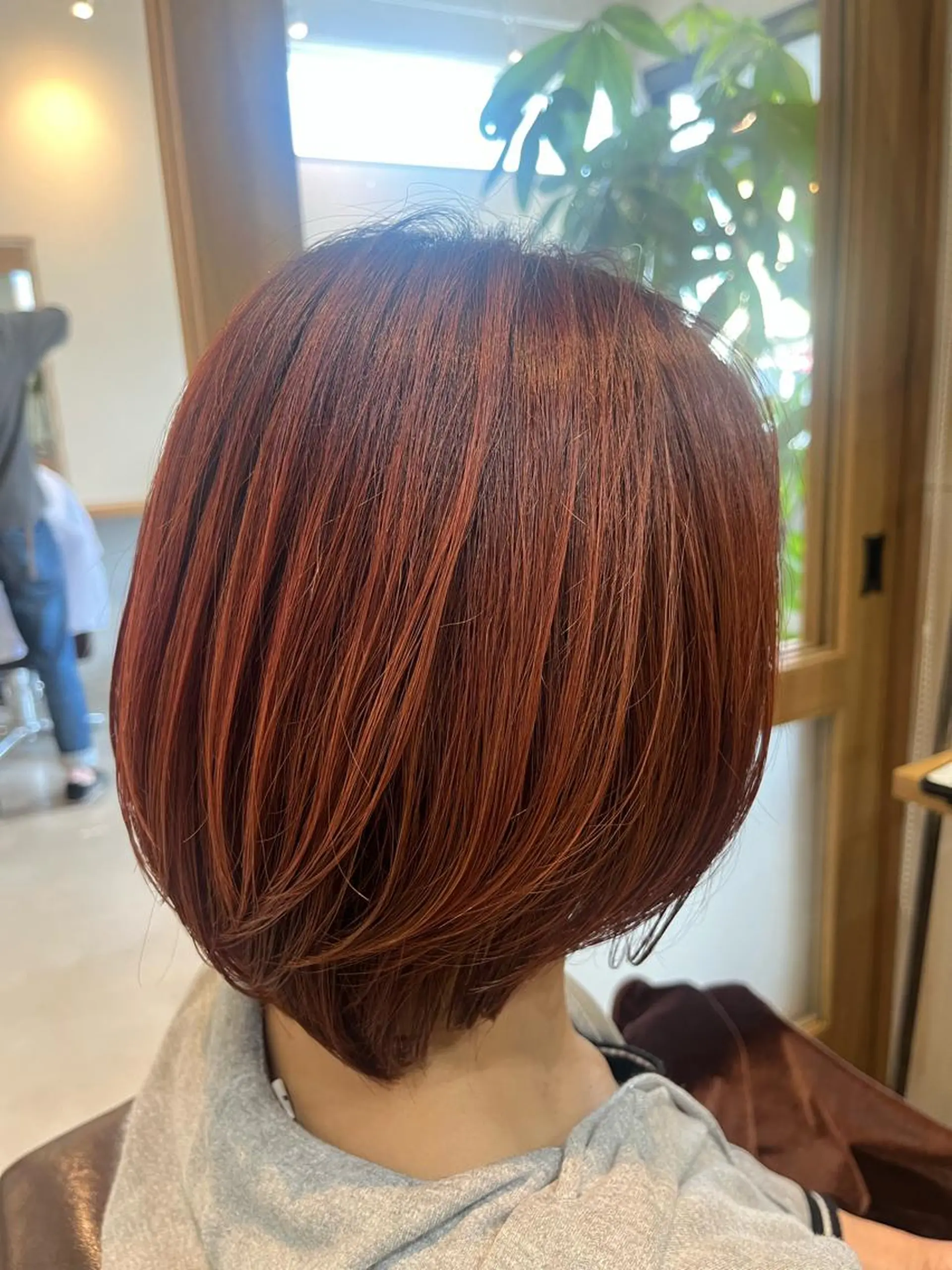 ミディアム カラー ショートボブ ハイライトカラー レッドカラー ボブ ハイライト カット ヘアカラー トリートメント RAMEL所属・三島 有佳里のヘアスタイル