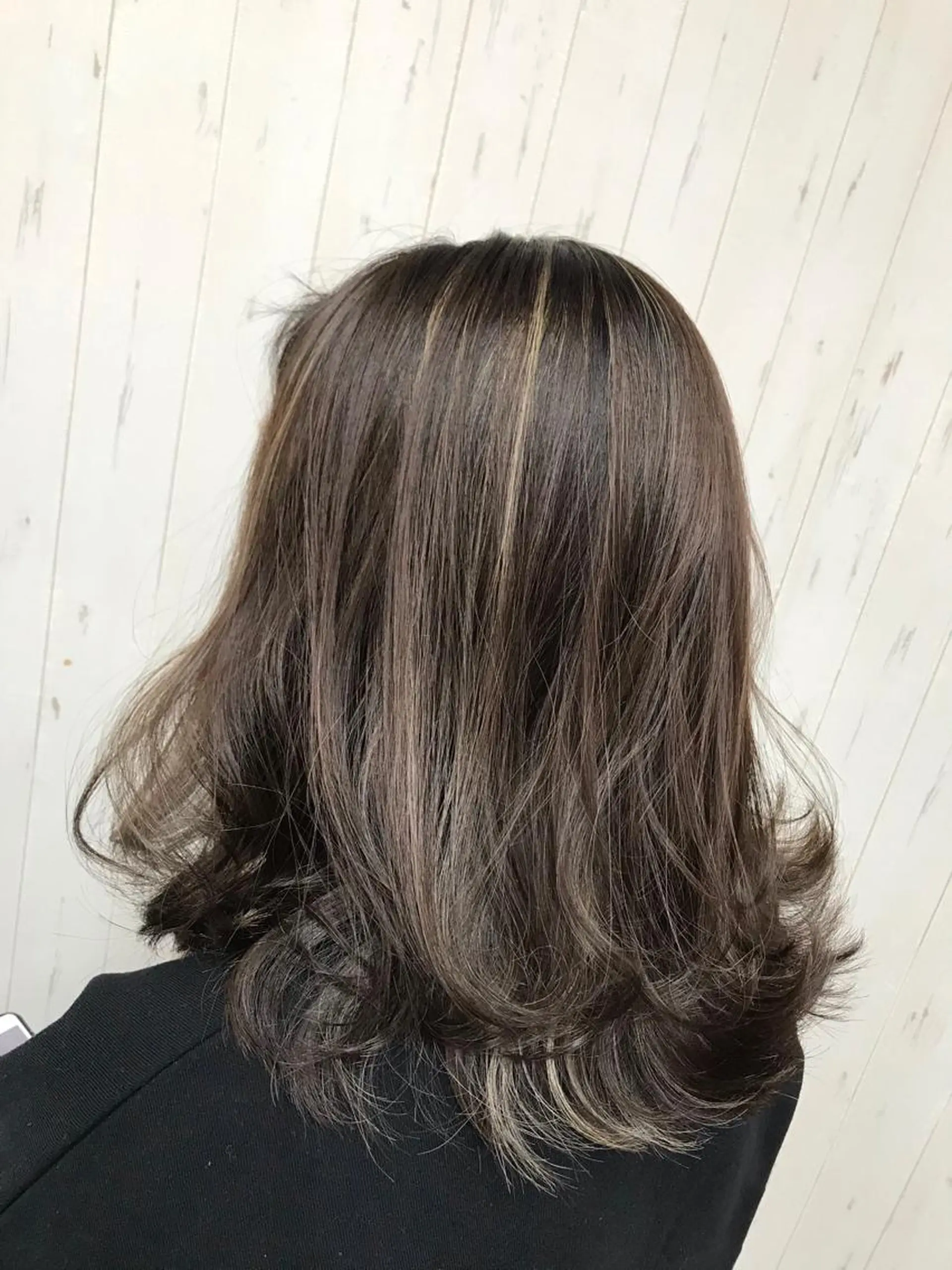 ミディアム カラー ヘアアレンジ ベージュカラー ハイライトカラー ホワイトベージュ ハイライト AN'TIA小作所属・AN'TIA小作代表 ⭐︎kazuma⭐︎のヘアスタイル