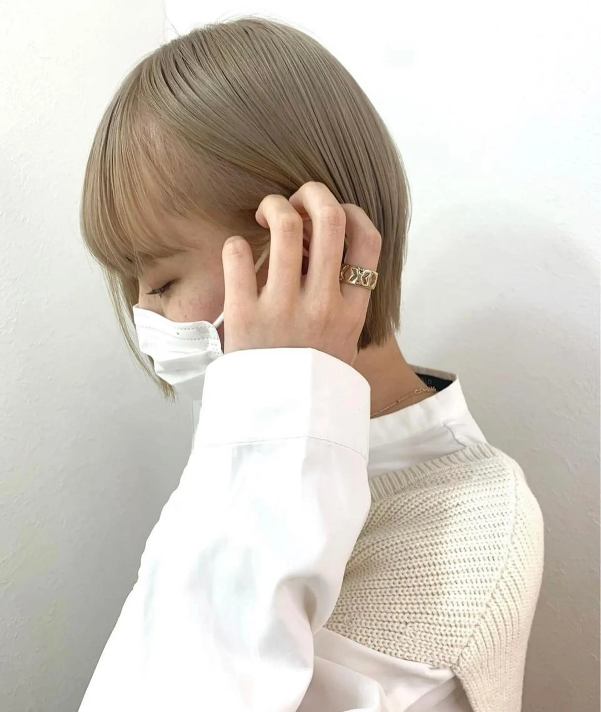 ショート カラー ベージュカラー ブロンド ブロンドベージュ 遠藤沙也加 /レイヤーカットのヘアスタイル