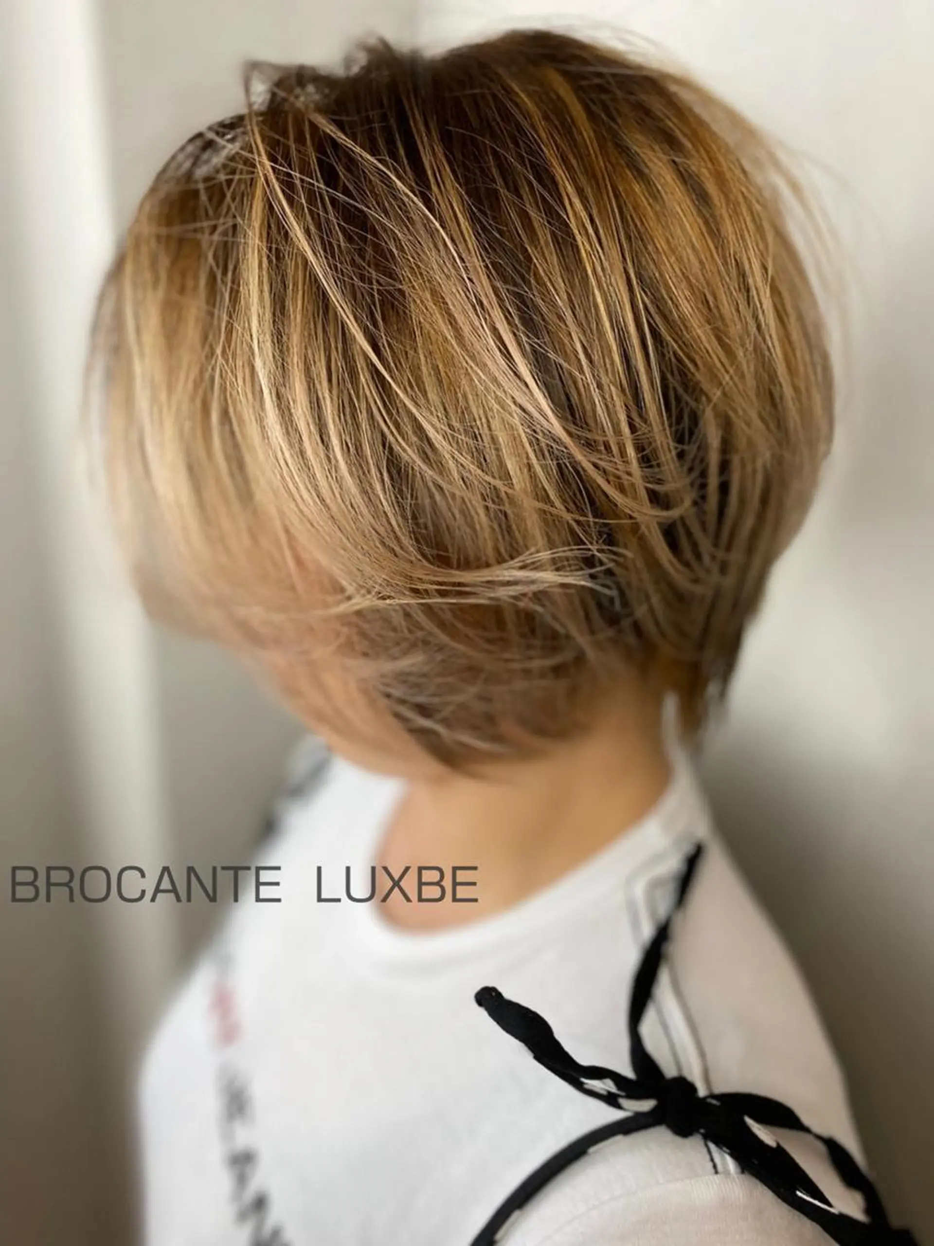 ショート カラー ショートボブ バレイヤージュ ボブ レイヤーカット ショートヘア カット ヘアカラー BROCANTE✂︎ karasawa.nのヘアスタイル