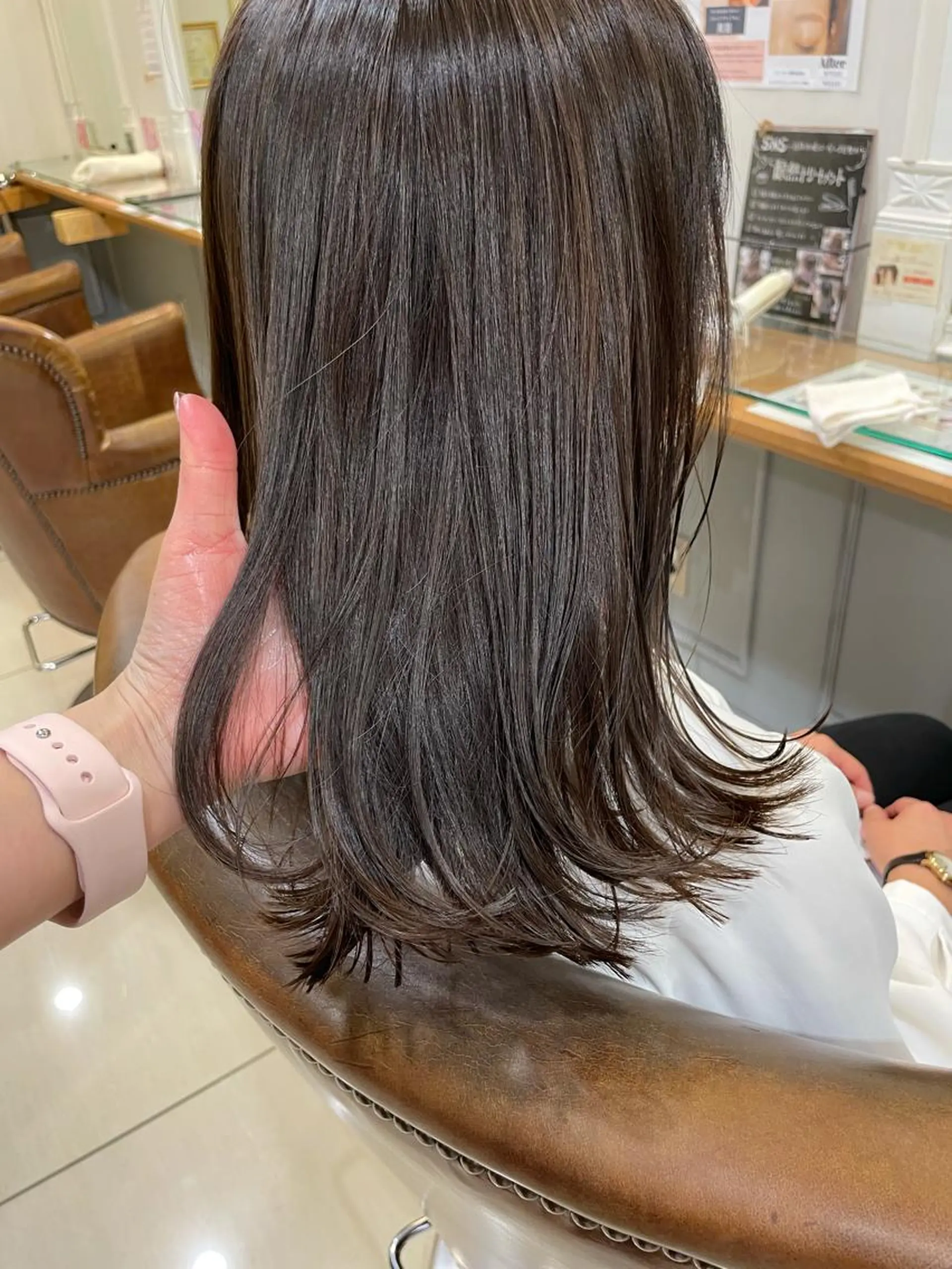 ミディアム カラー ミディアムレイヤー アッシュ ダークアッシュ レイヤーカット ヘアカラー パーマ トリートメント ✨カラー支持No.1 🧸ワキ カナコ🧸のヘアスタイル