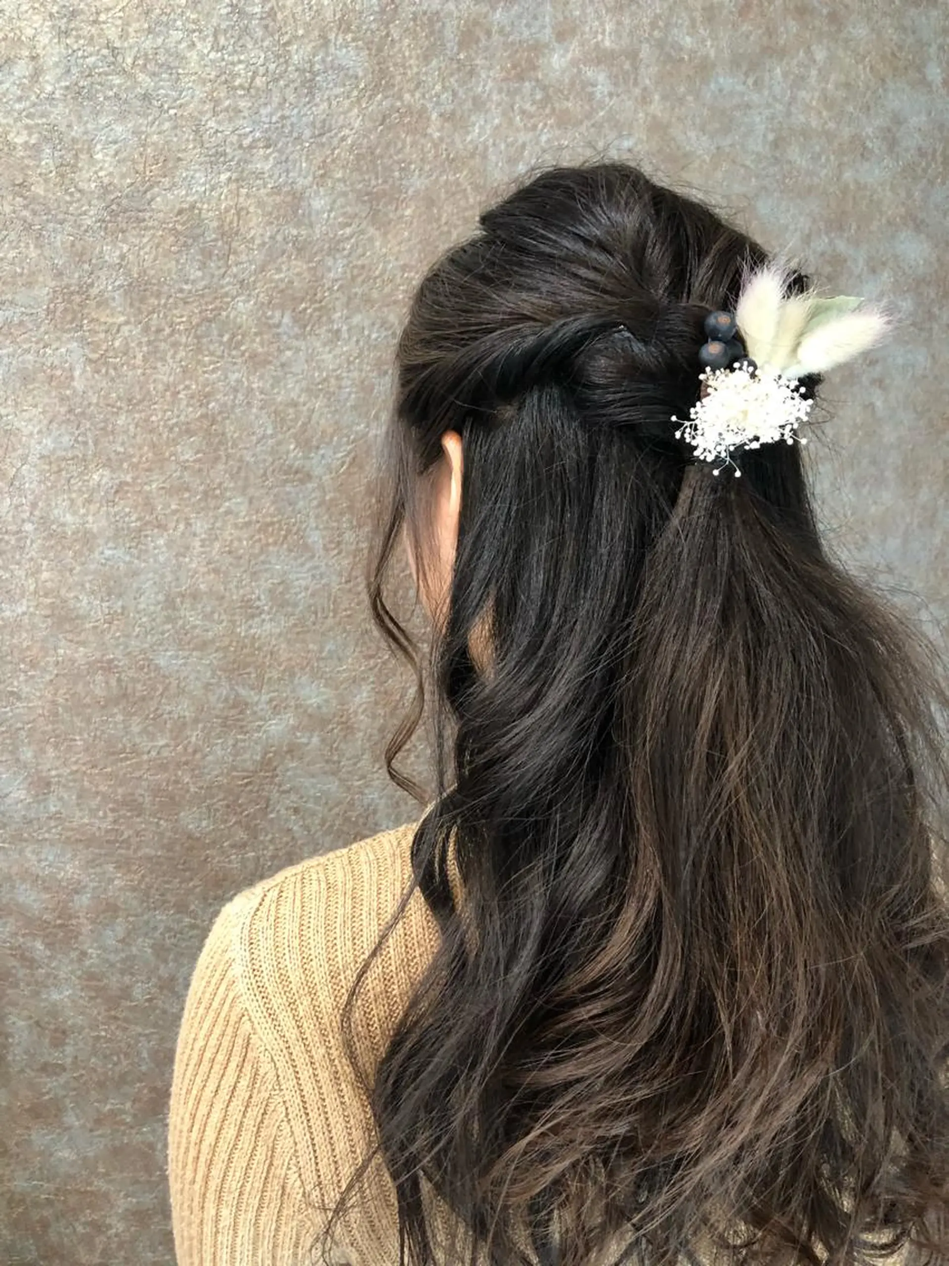 ヘアアレンジ 成人式 卒業式のヘアスタイル 野咲き 美容室のマツエク・マツパデザイン