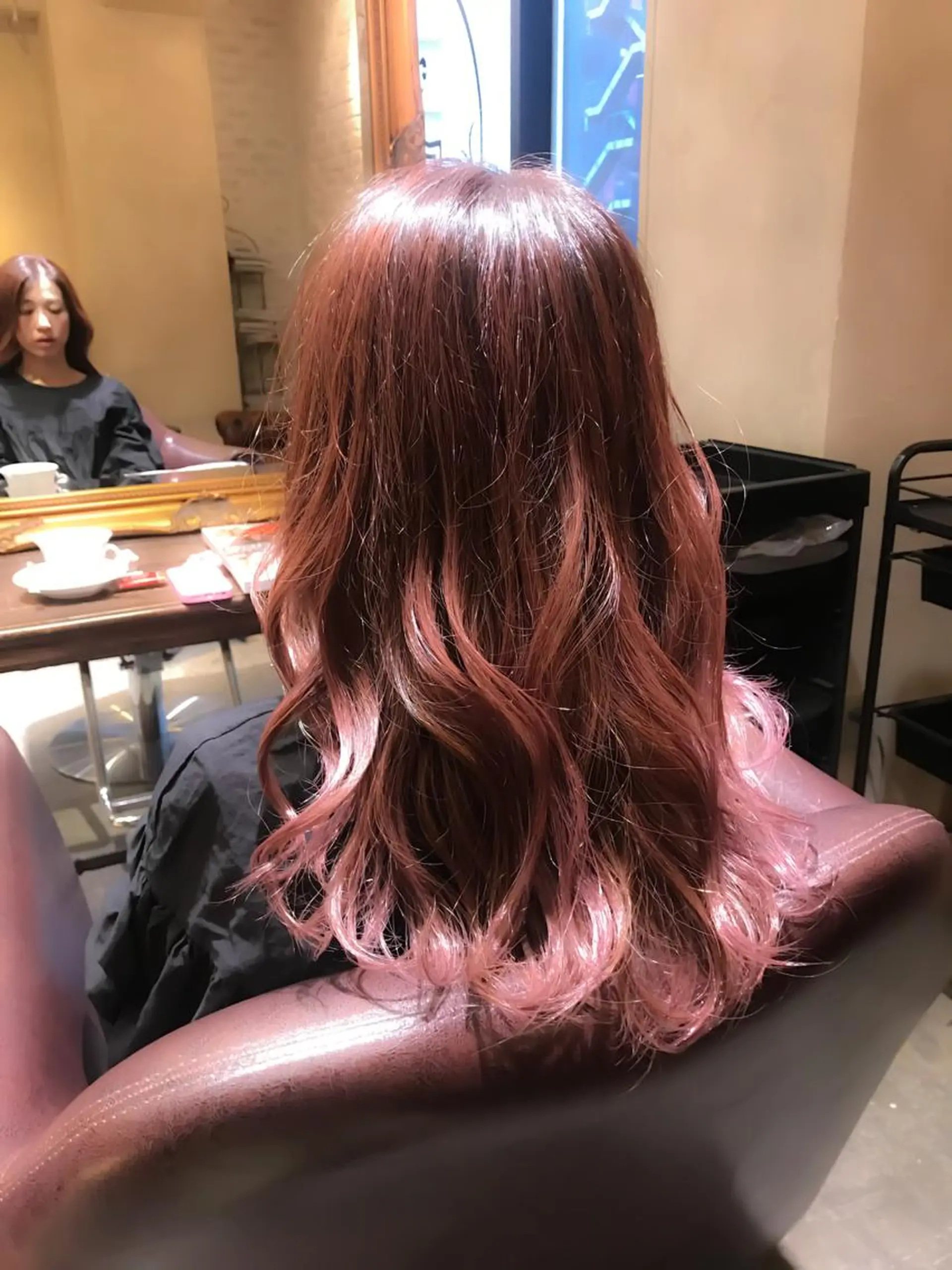 セミロング カラー ヘアアレンジ グラデーションカラー ピンクカラー 🌈髪質改善💕 縮毛矯正✨青木まで✨のヘアスタイル