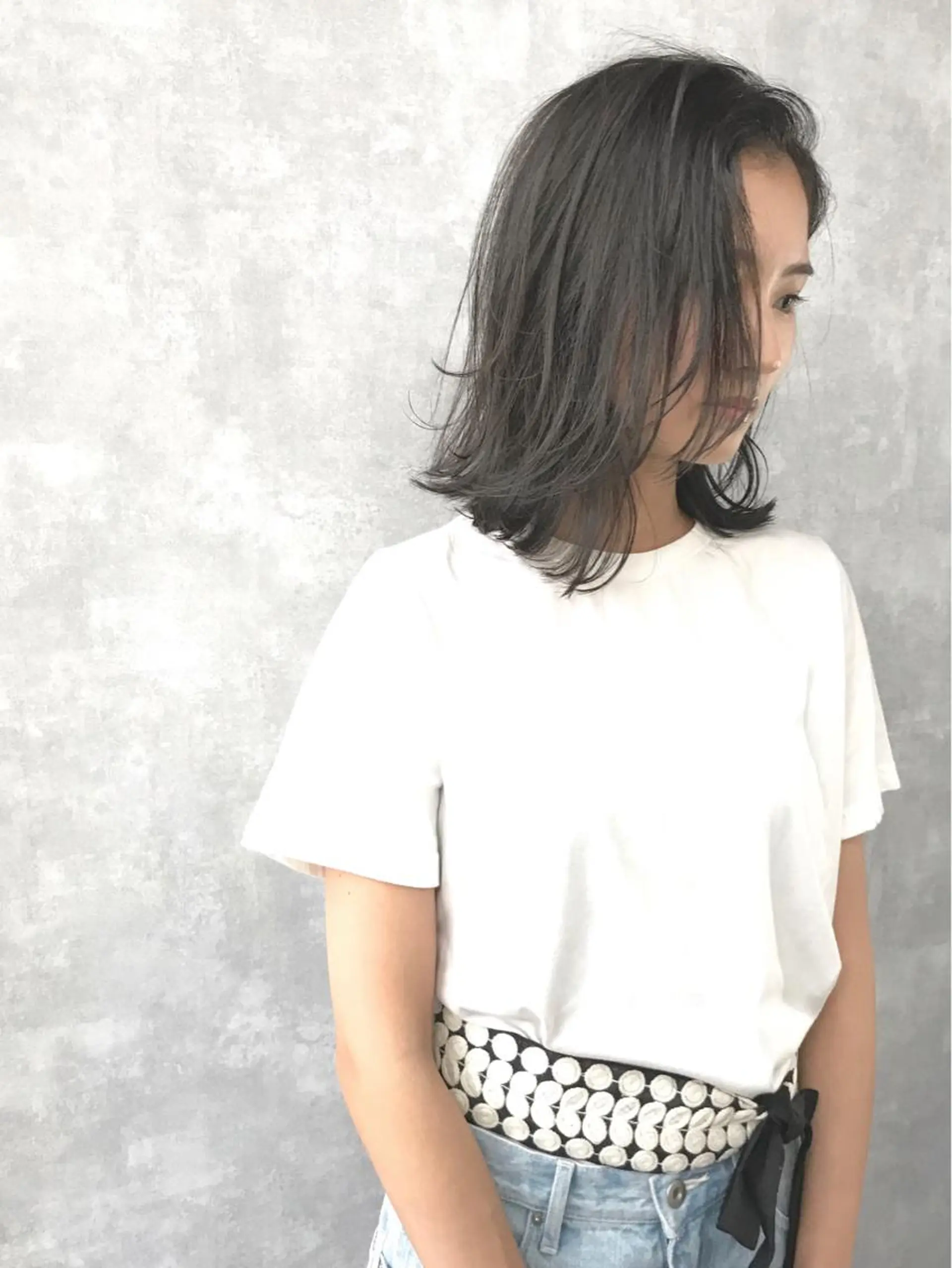 ミディアム カラー ボブレイヤー ハイライトカラー ボブ ハイライト レイヤーカット TOMOYAレイヤー ブリーチ縮毛矯正のヘアスタイル