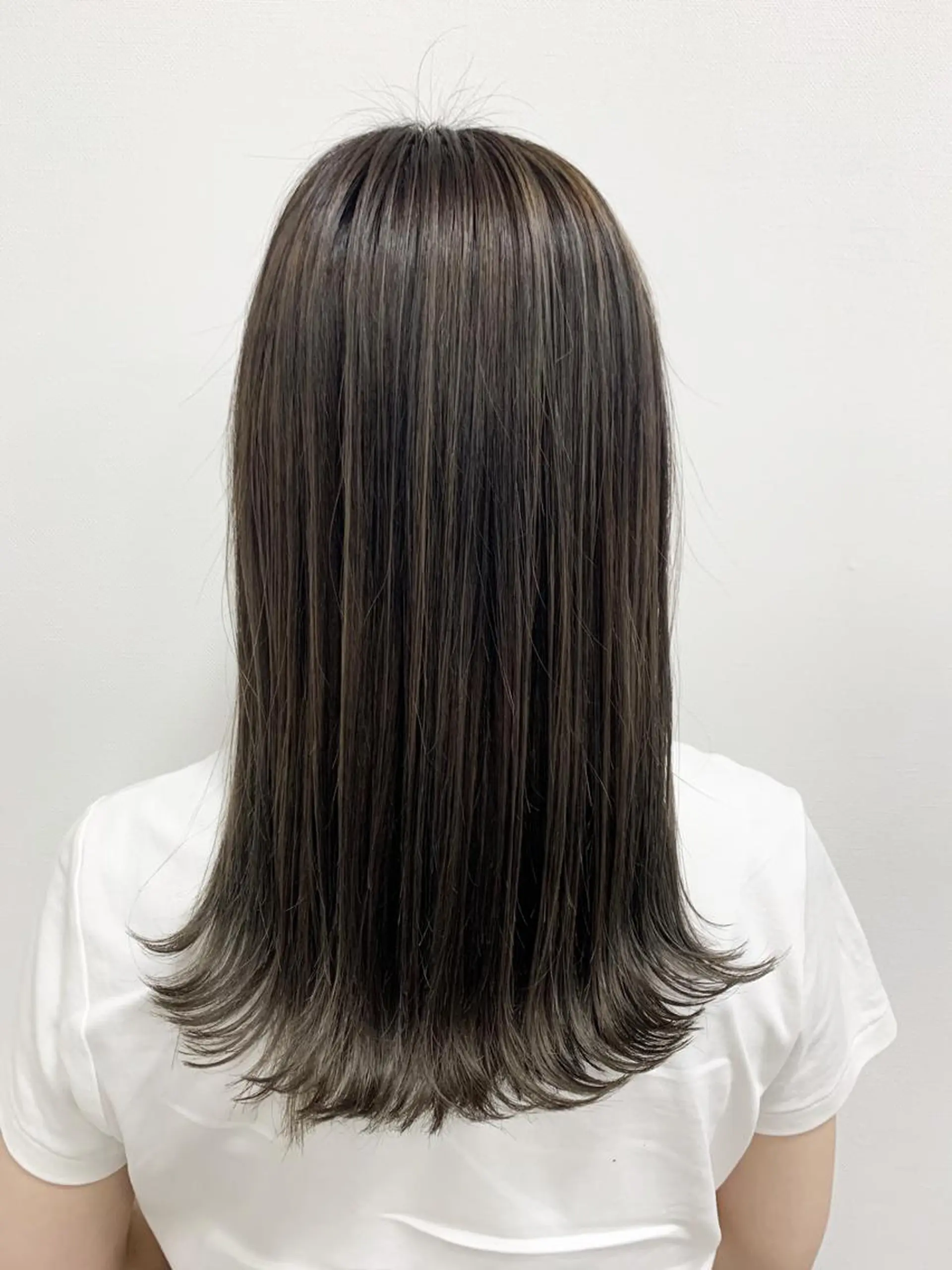 ミディアム レイヤーカット レイヤー×縮毛矯正 深見 拓のヘアスタイル