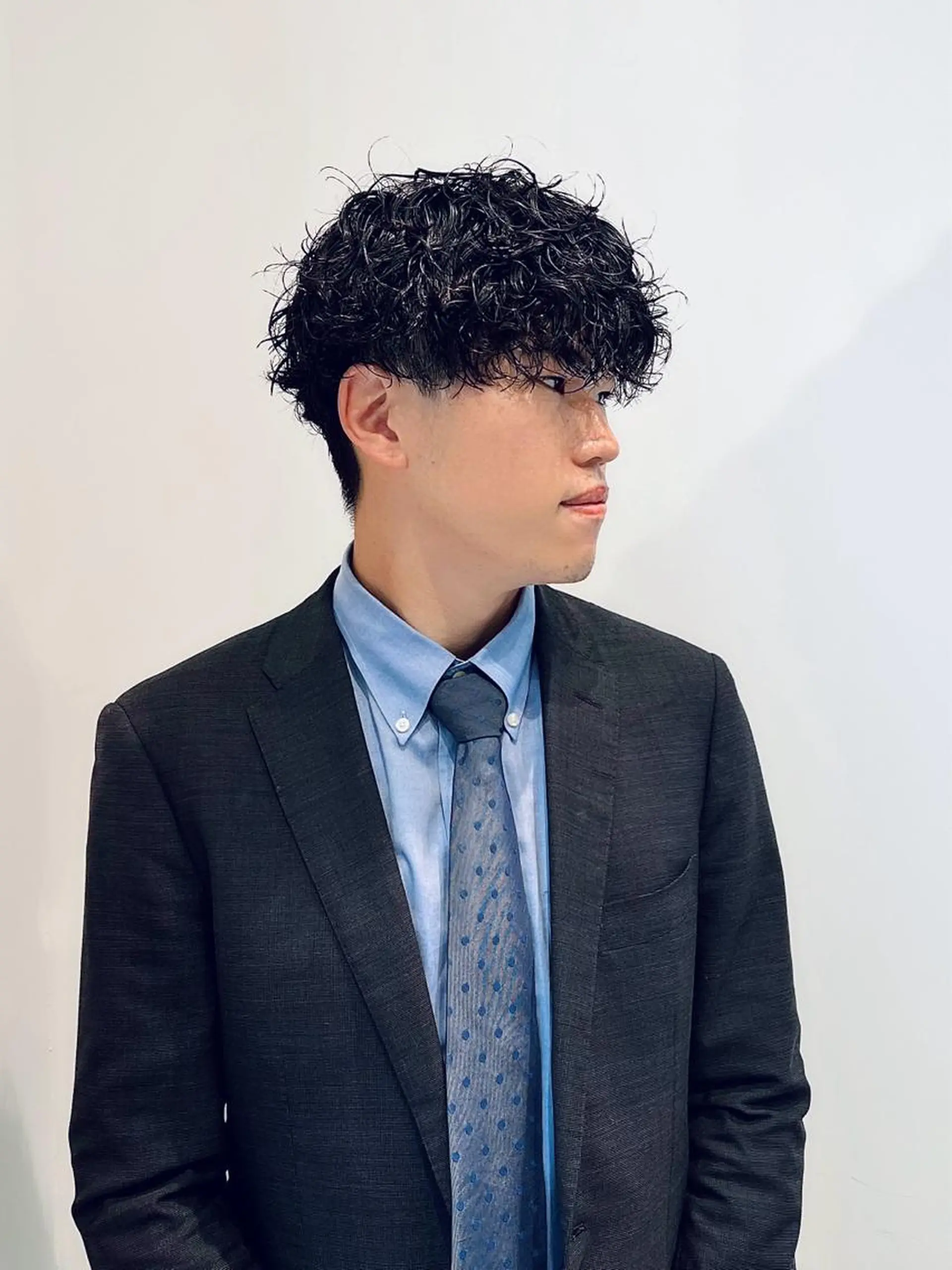 パーマ メンズ メンズパーマ ツイストスパイラルパーマ スパイラルパーマ カット パーマ Qin shaire salon 原宿verno店所属・【センターパート】 ETO／江藤翼の眉毛・アイブロウイメージ