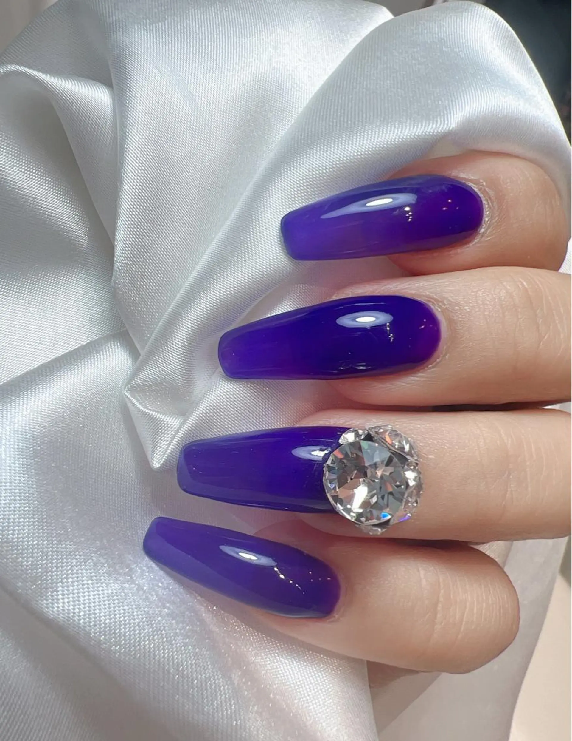 ネイル 長さ出し ワンカラーネイル パープル bijou nails所属・bijou nails 蓮のネイルデザイン
