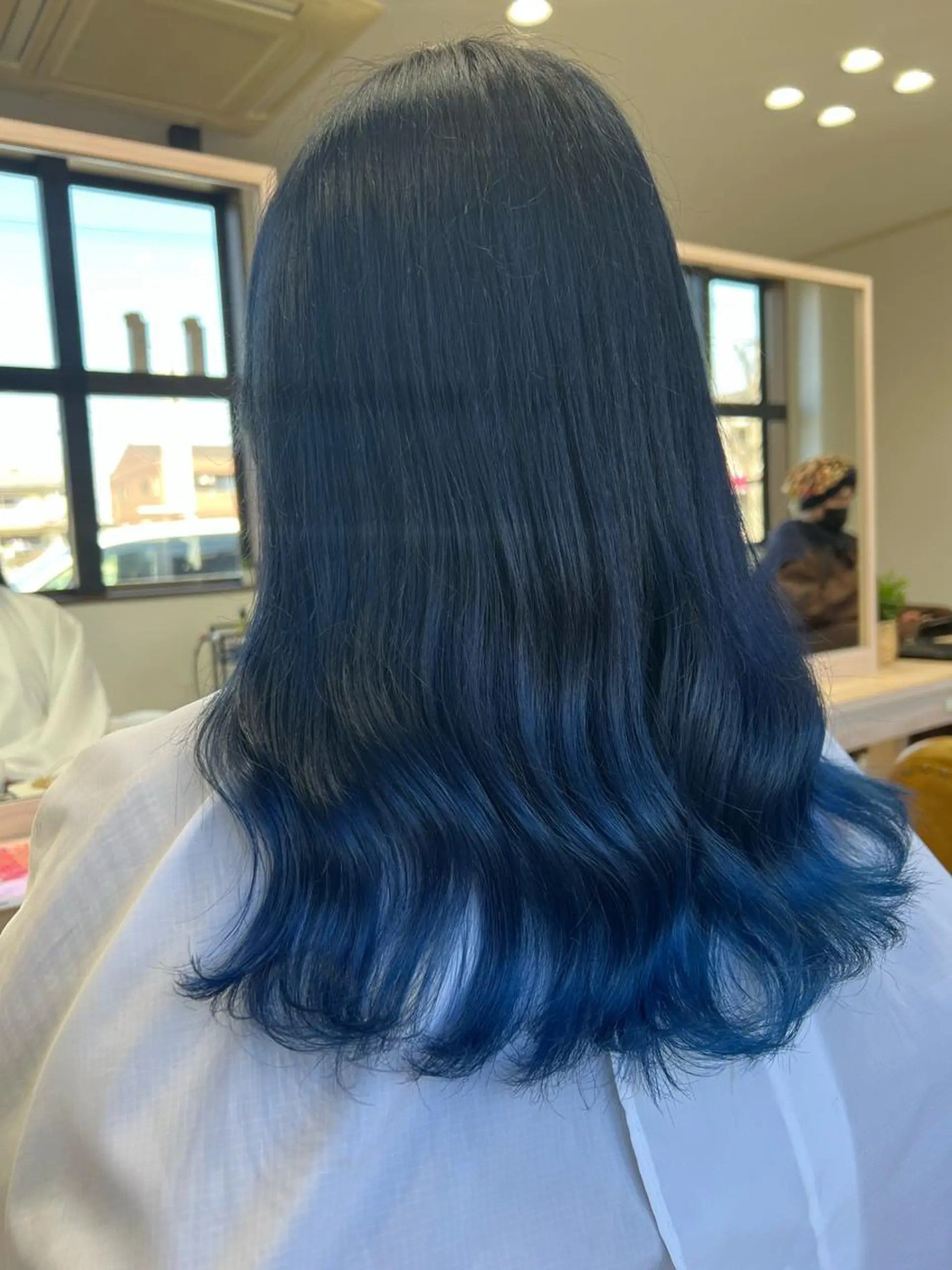 セミロング カラー ブリーチ ブルーカラー ネイビーカラー ヘアカラー 松本 菜那のヘアスタイル