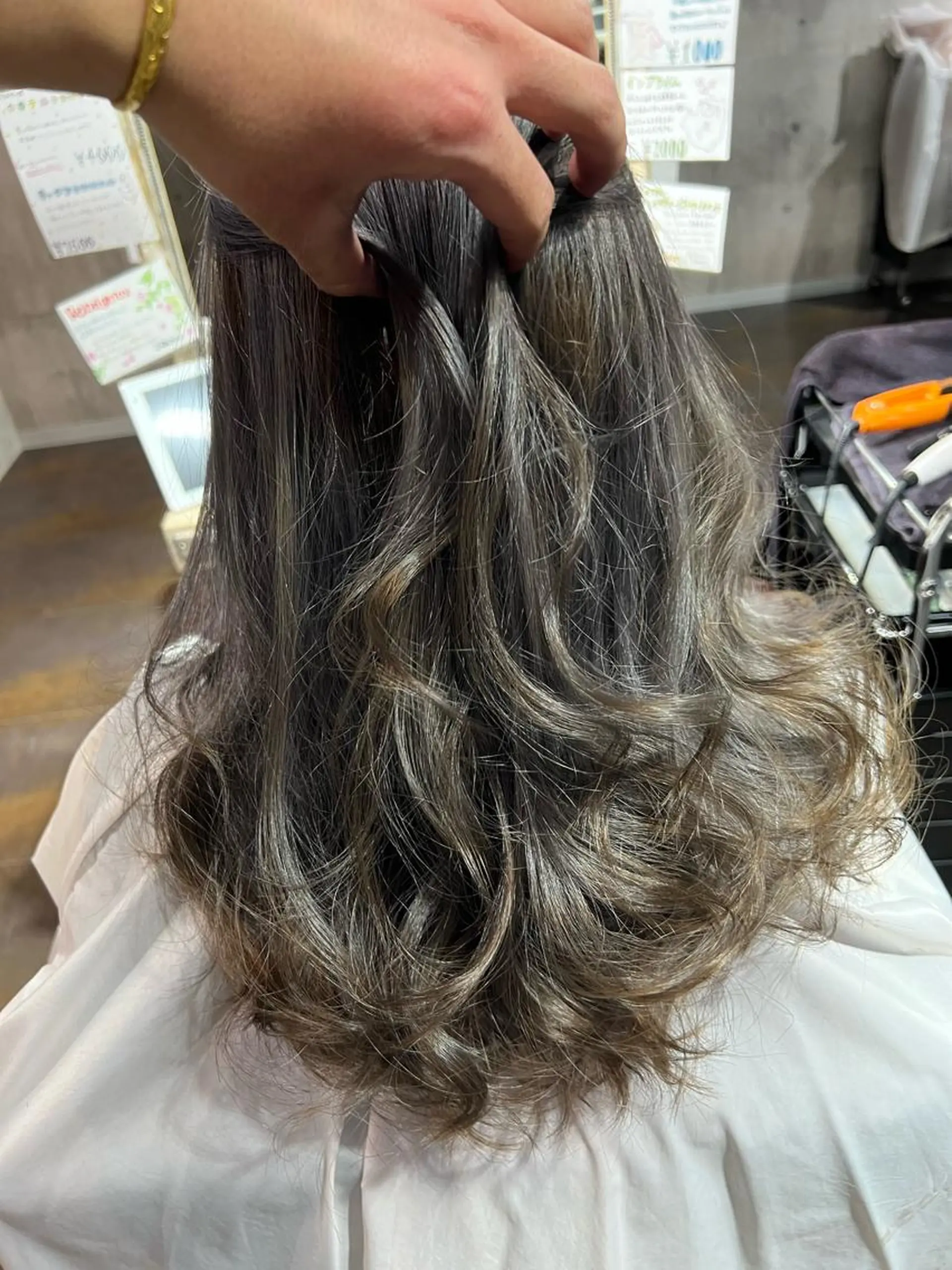 ロング パーマ ヘアアレンジ メンズ キッズ ネイル マツエク・マツパ アイブロウ シールエクステ メンズバレイヤージュ メンズハイライト メンズインナーカラー メンズ韓国風 🧸レイヤー/韓国/ 艶髪/ひなたまる🧸のヘアスタイル