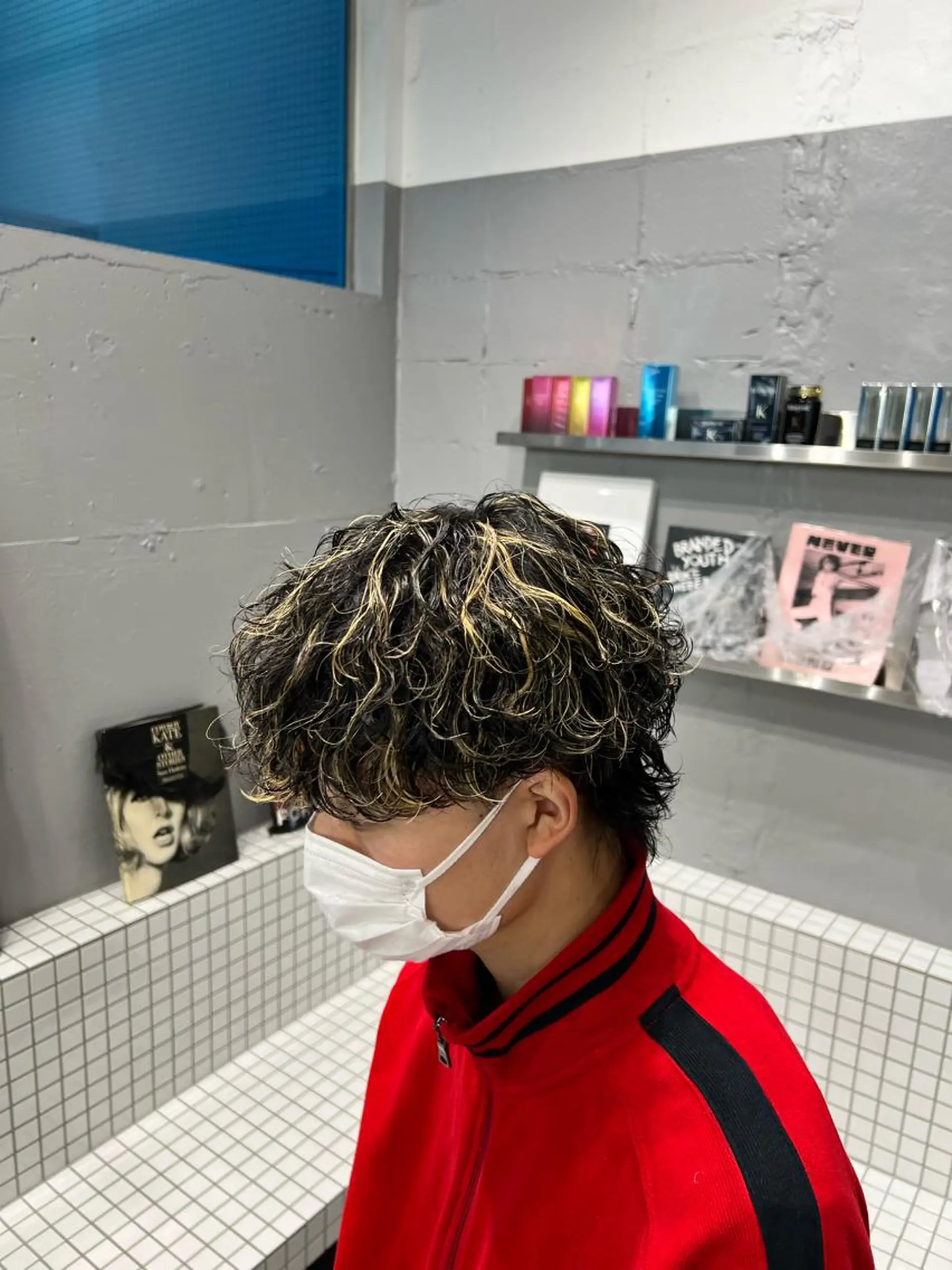 ショート カラー パーマ メンズ カット ヘアカラー パーマ ダウンパーマ🇰🇷 毛流れパーマ【かな】のヘアスタイル