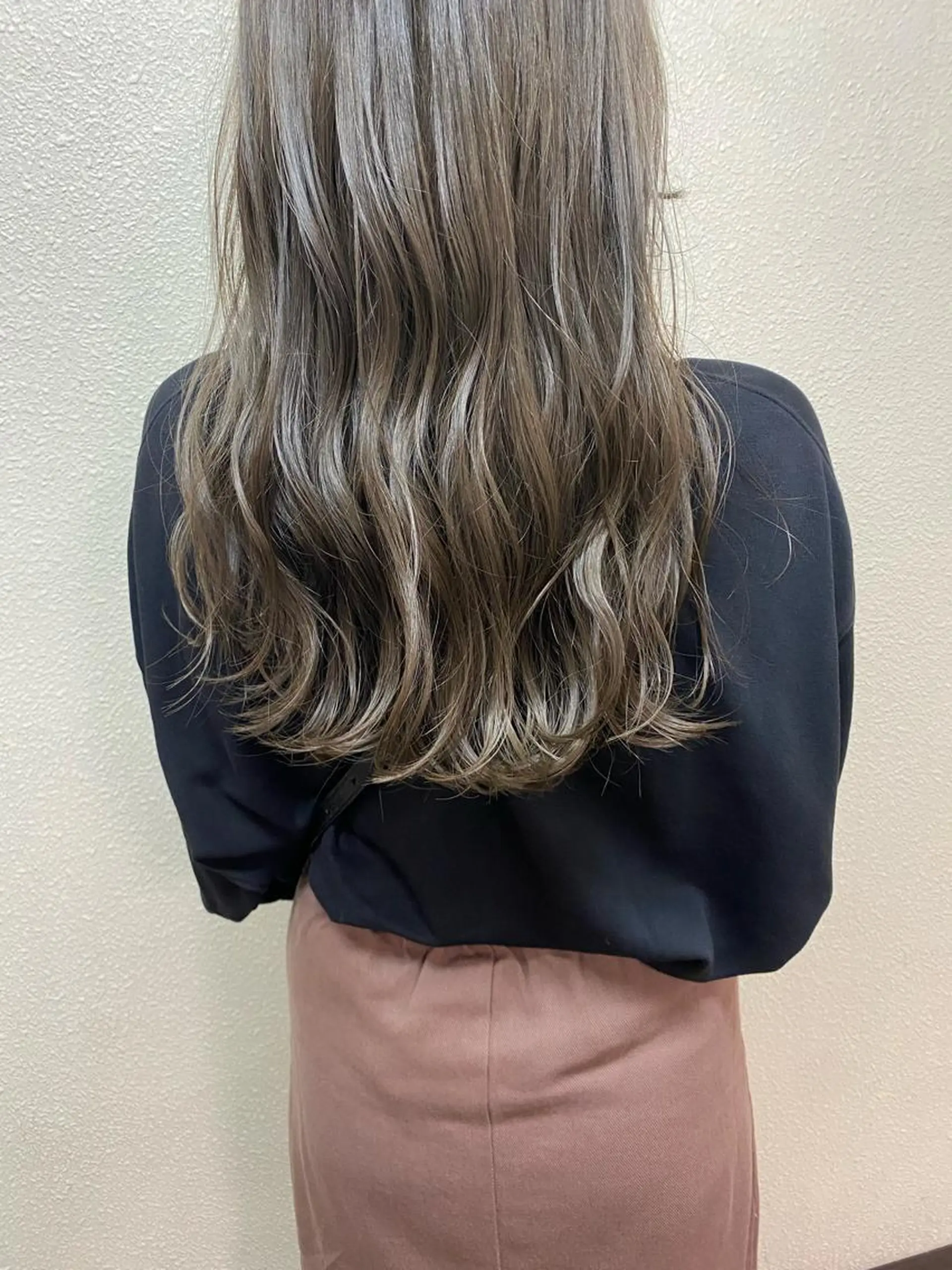 ロング カラー ヘアカラー トリートメント ikeda shioriのヘアスタイル