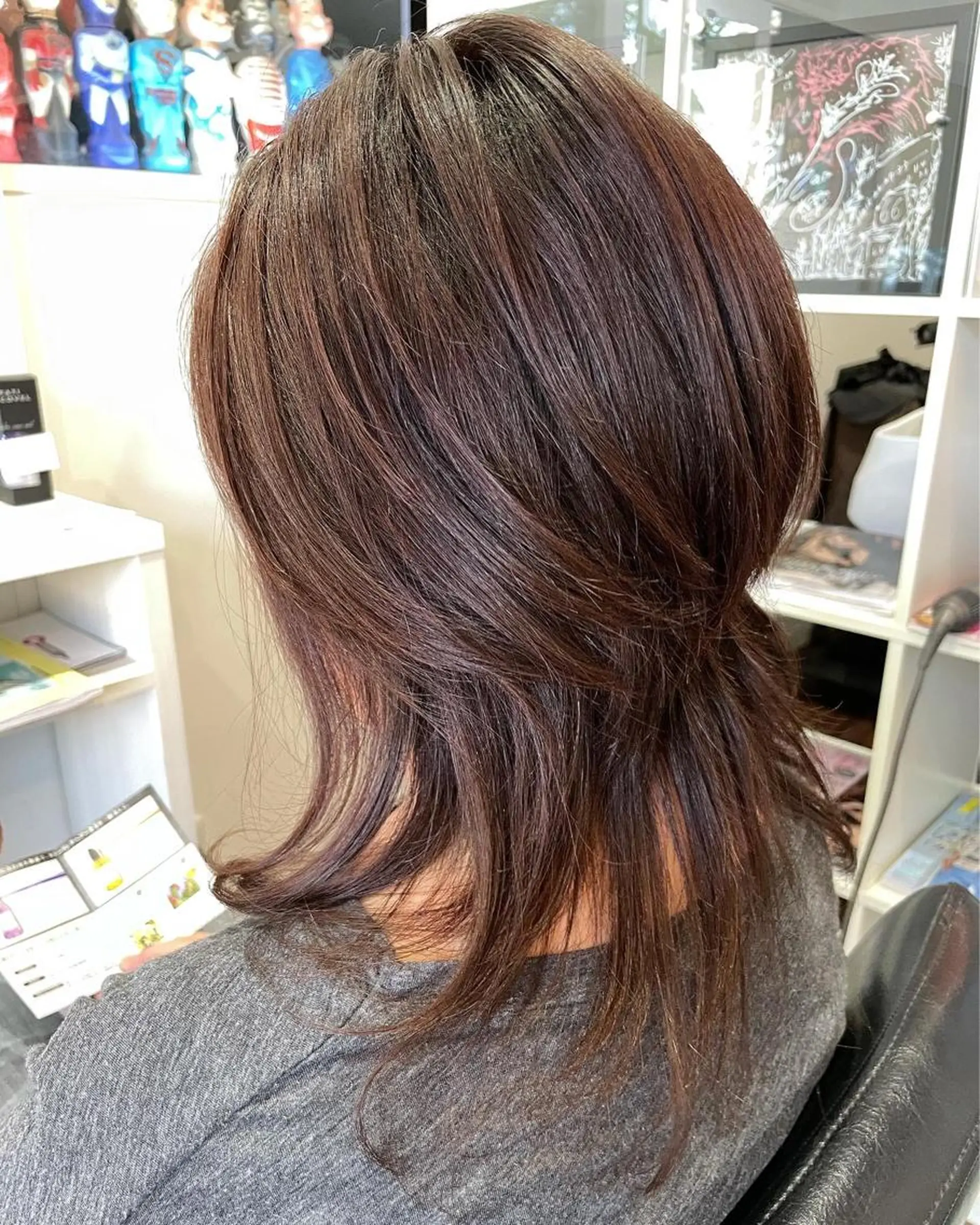 ミディアム SHINYA シンヤヘアーズのヘアスタイル