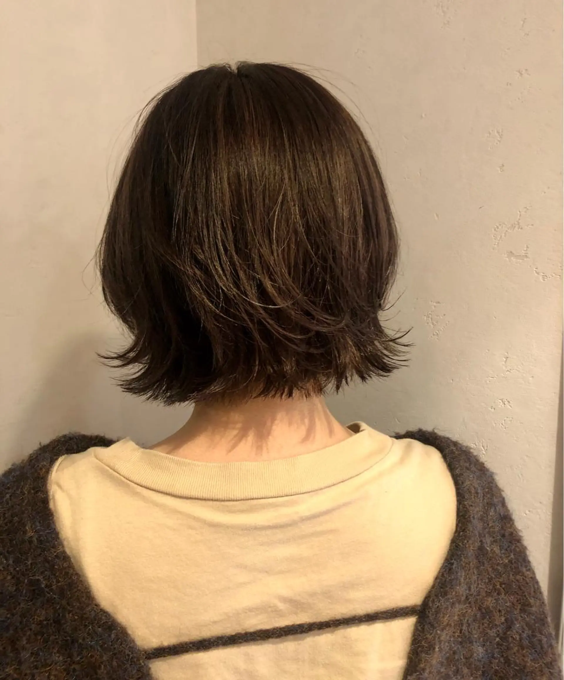 ショート カラー ボブレイヤー ベージュカラー ハイライトカラー ミルクティーベージュ ボブ bococa りんのヘアスタイル
