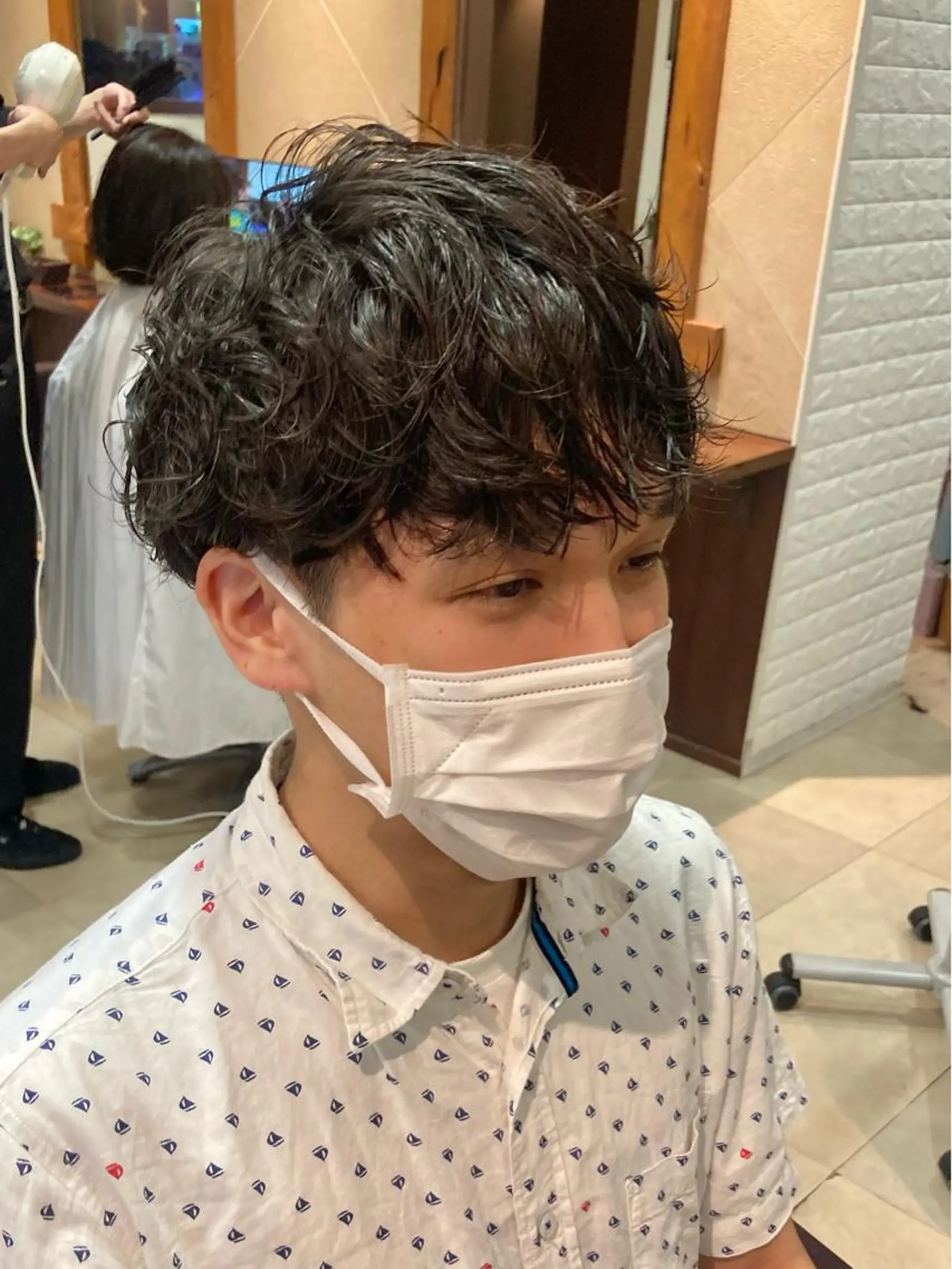 ショート パーマ メンズ メンズパーマ スパイラルパーマ カット パーマ カットが上手い 💇‍♂🌸サク🌸のヘアスタイル