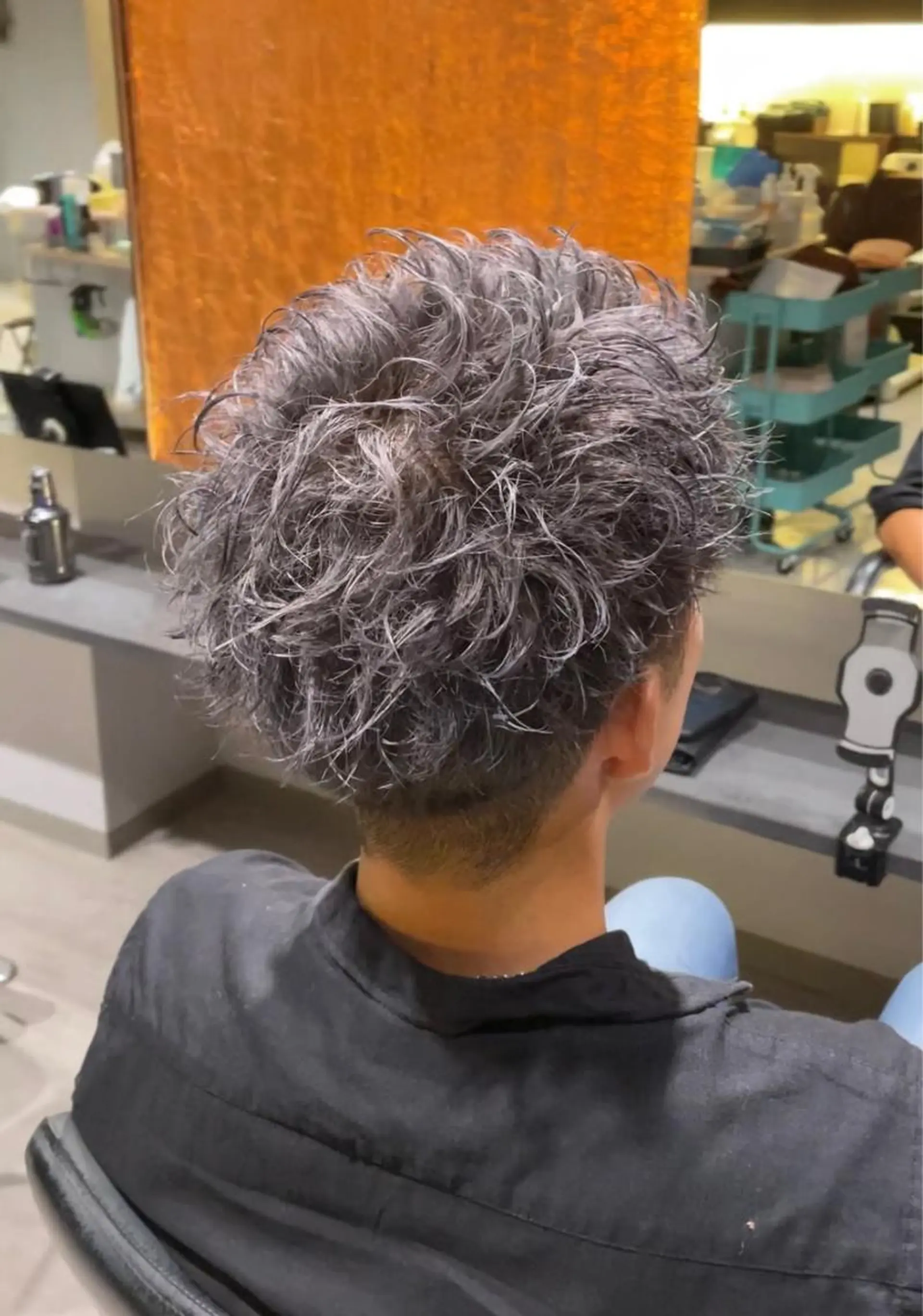 ショート カラー メンズ アップバング メンズブリーチ 刈り上げ ブリーチ ショートヘア カット ヘアカラー @RICH所属・@RICH 🍓Kosei 🍓のヘアスタイル