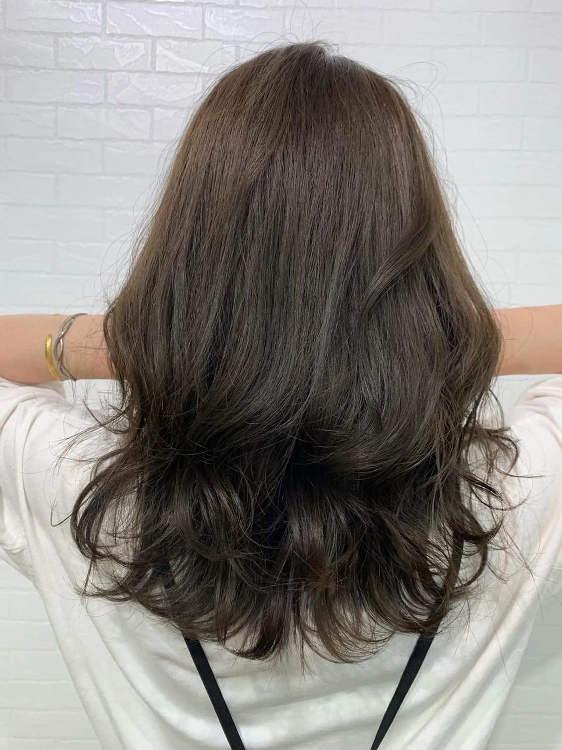 セミロング ヘアカラー 中村 維久美のヘアスタイル