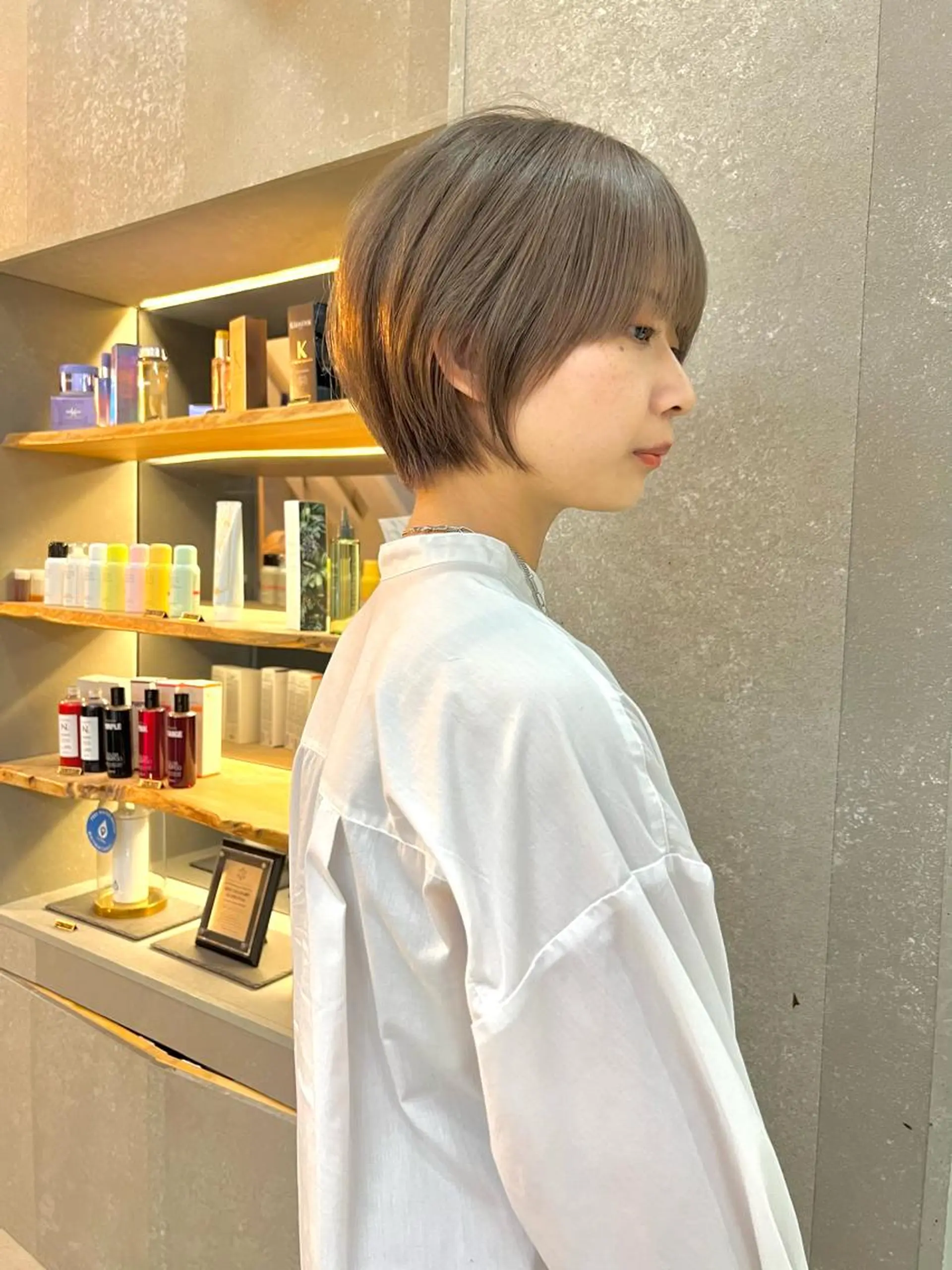 ショート カラー 切りっぱなしボブ ベージュカラー グレージュ ボブ 伸ばしかけ ボブ/縮毛矯正/ 髪質改善/三ツ木一生のヘアスタイル