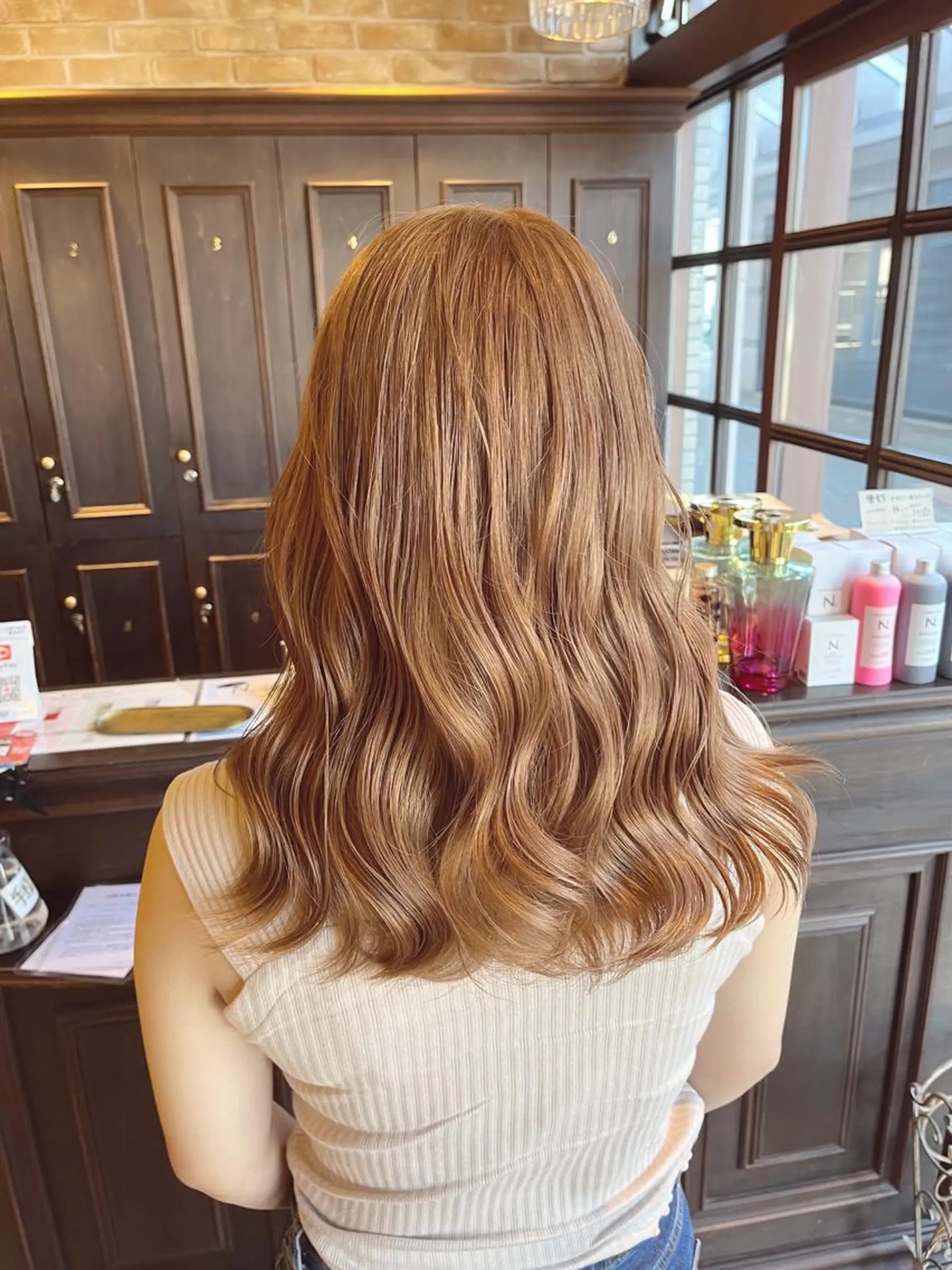 セミロング ヘアカラー 🧡ミルクティー/ レイヤー🧡ショウナのヘアスタイル