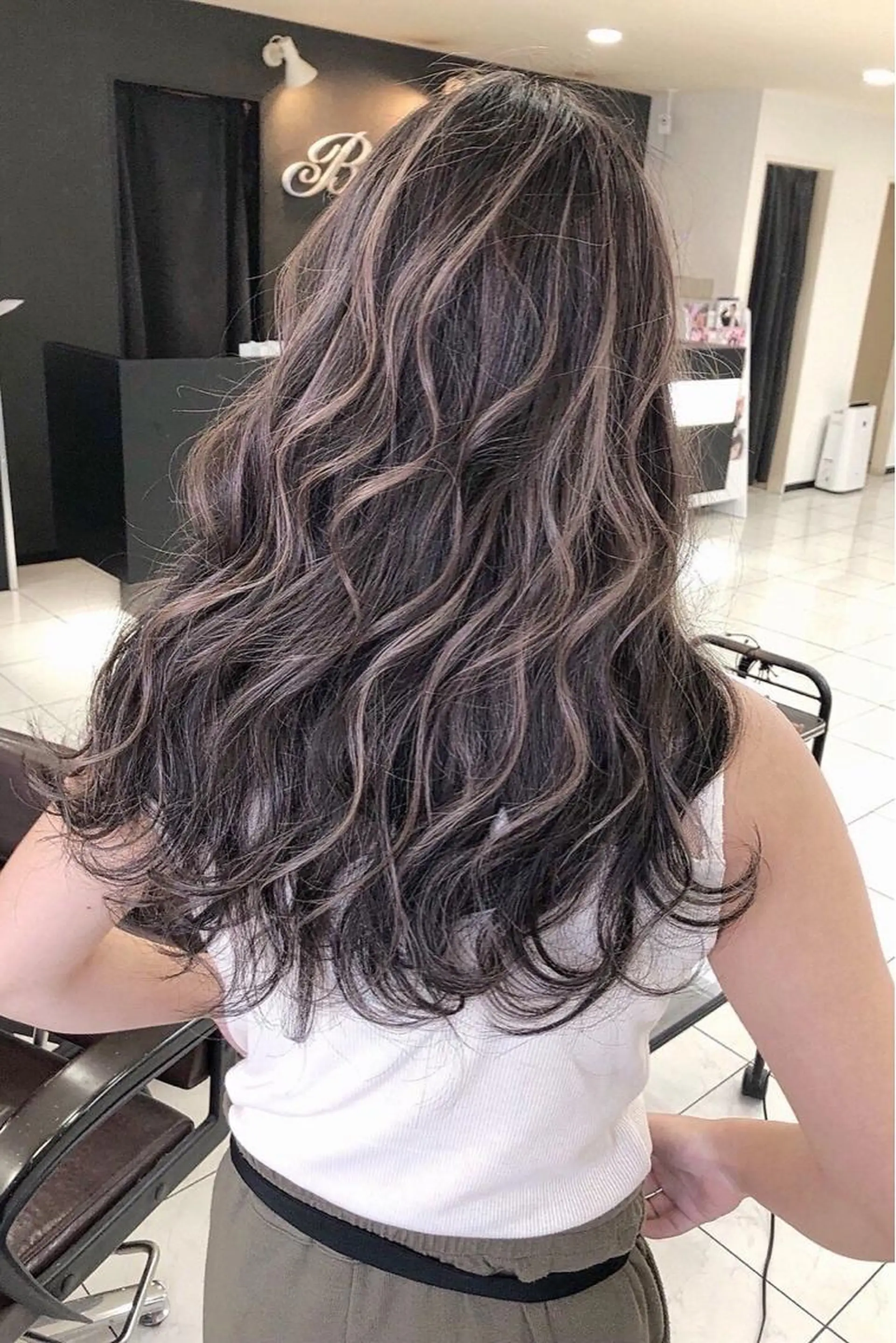 ロング カラー ダブルカラー ハイライトカラー ハイライト Wehlen所属・透明感カラー🌟 keisukeのヘアスタイル