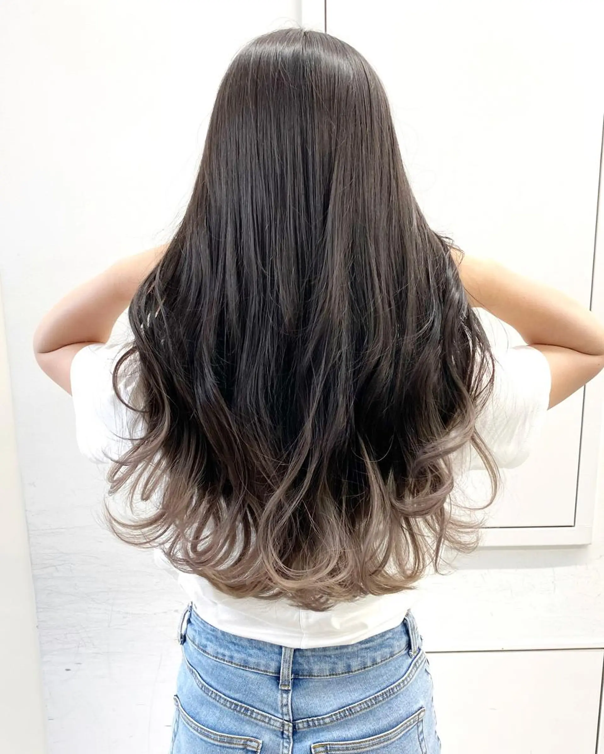 セミロング アッシュ 髪質改善 韓国風ヘア 公式 Ease by amble luxeのヘアスタイル