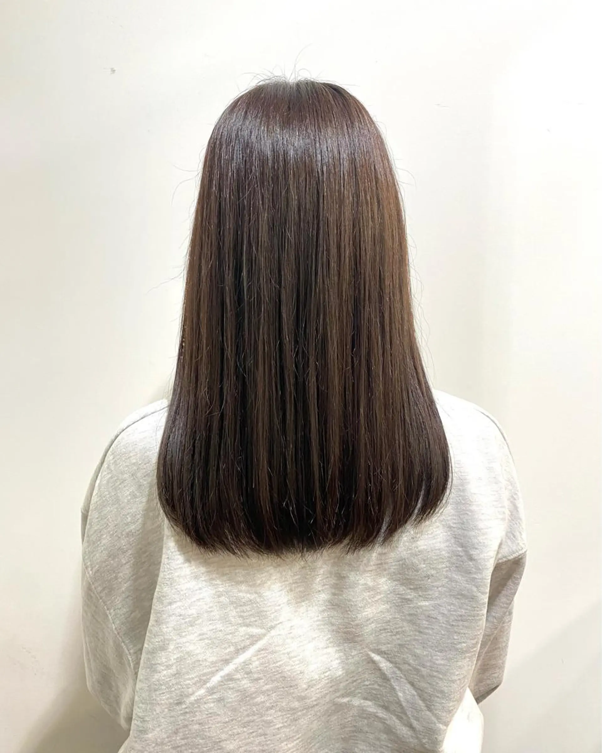 セミロング ヘアカラー つじ みさきのヘアスタイル