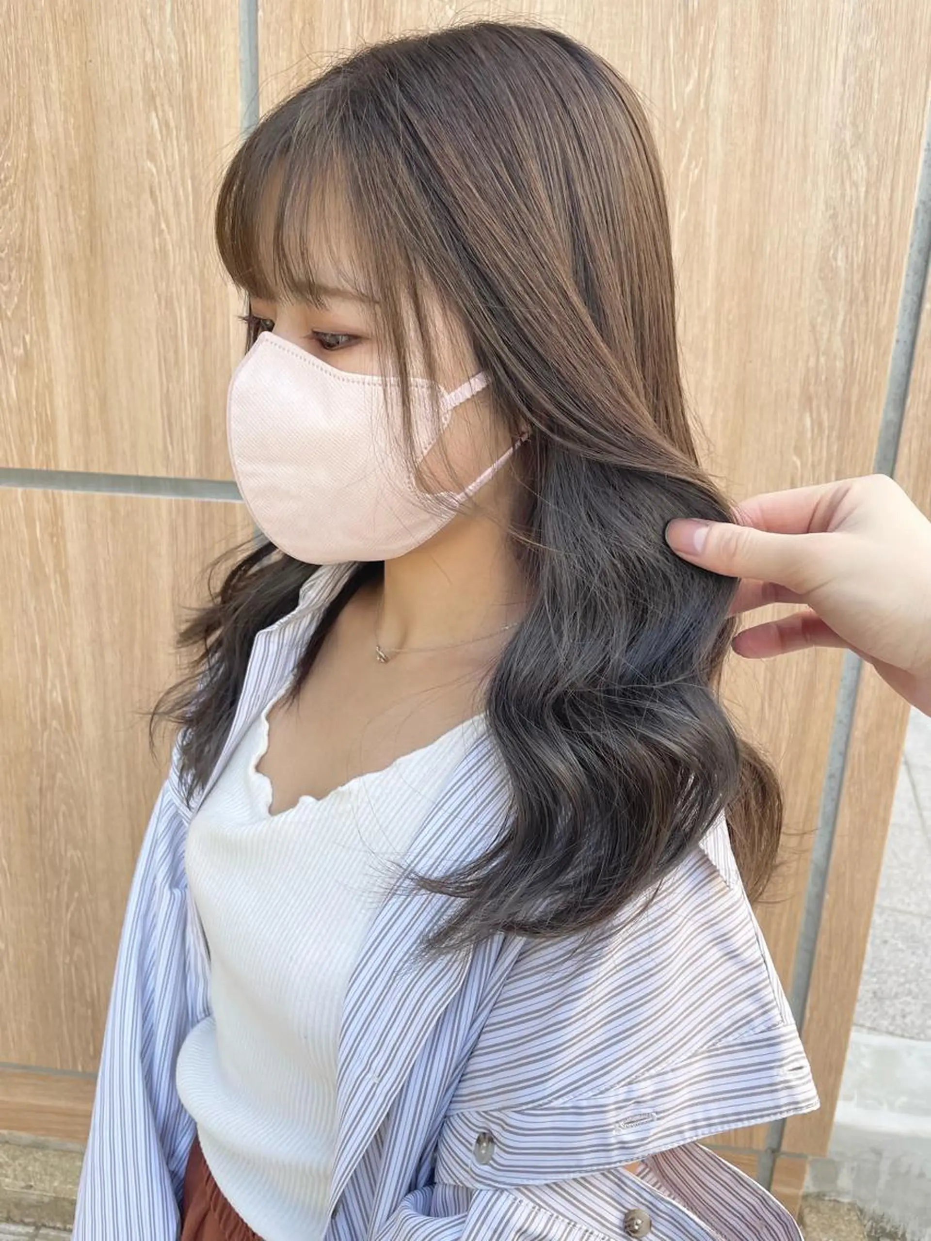 ミディアム カラー グレージュ シルバー シルバーグレージュ カット ヘアカラー トリートメント 佐藤 魁人のヘアスタイル