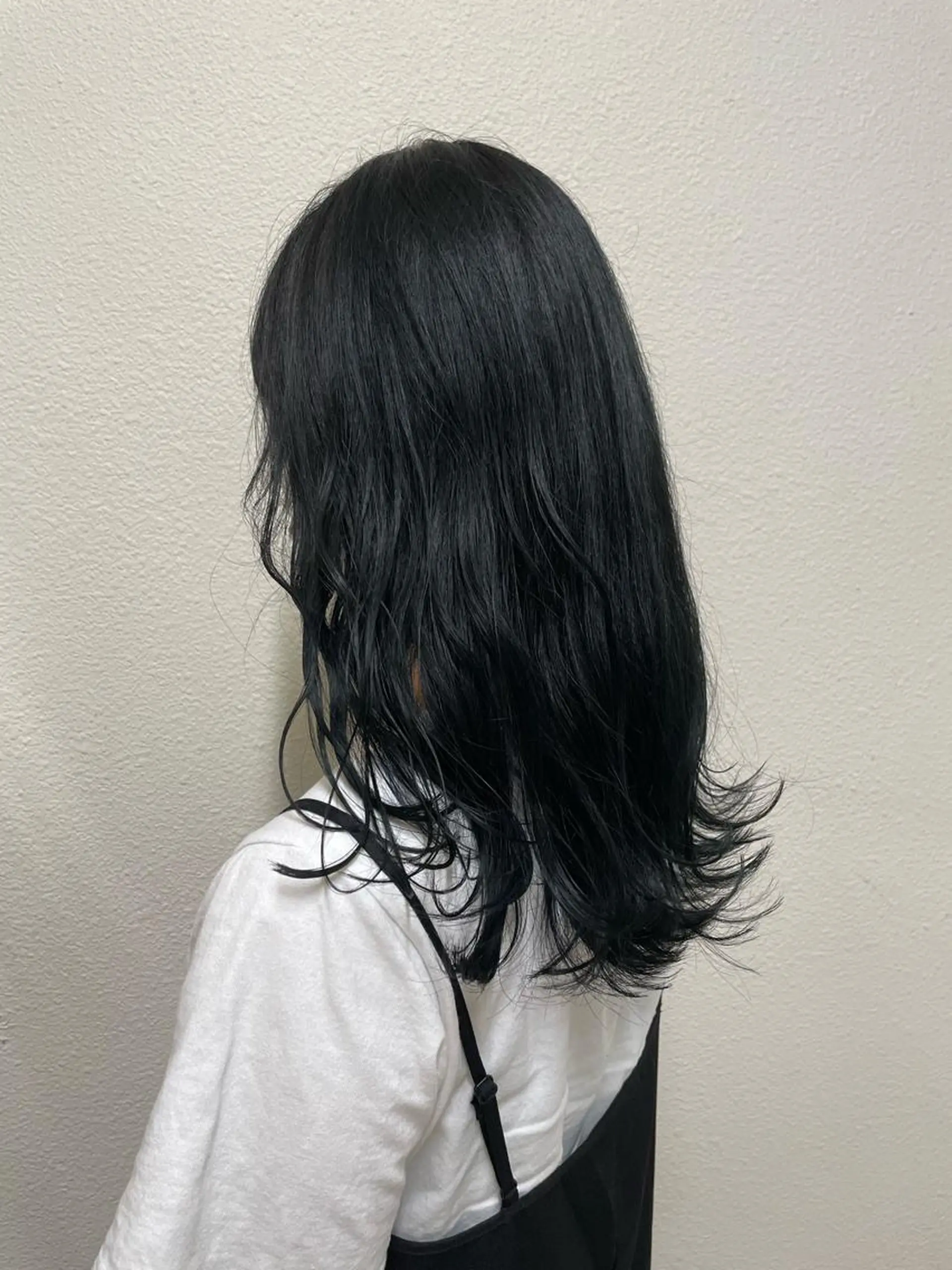 ミディアム カラー ヘアアレンジ 黒髪 ブルーカラー ブルーブラック 透明感カラー ヘアカラー HARUKI MINATO Japan SENDAI所属・🌈【透明感・韓国 ヘア】がっきー🌈のヘアスタイル