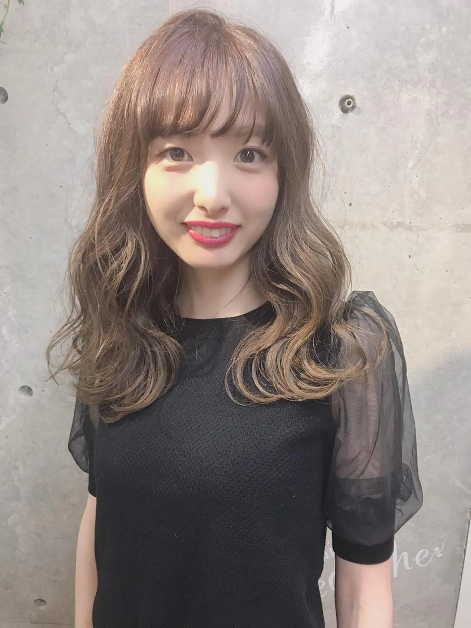 セミロング カラー 及川 光のヘアスタイル