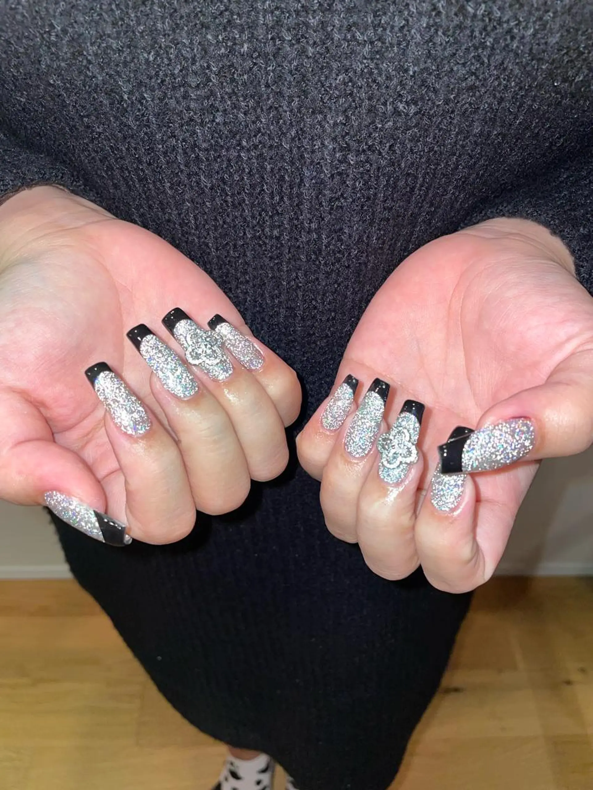ネイル フラッシュネイル フレンチネイル ラメ(グリッター) nailsalonIF所属・akira .のネイルデザイン