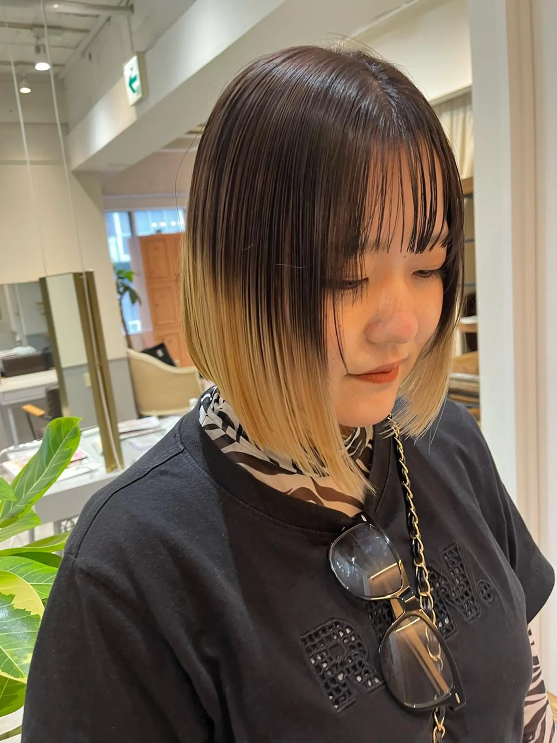 ショート カラー ツートーンカラー ヘアカラー SIKI yuuna モテ韓国ヘア☁️のヘアスタイル