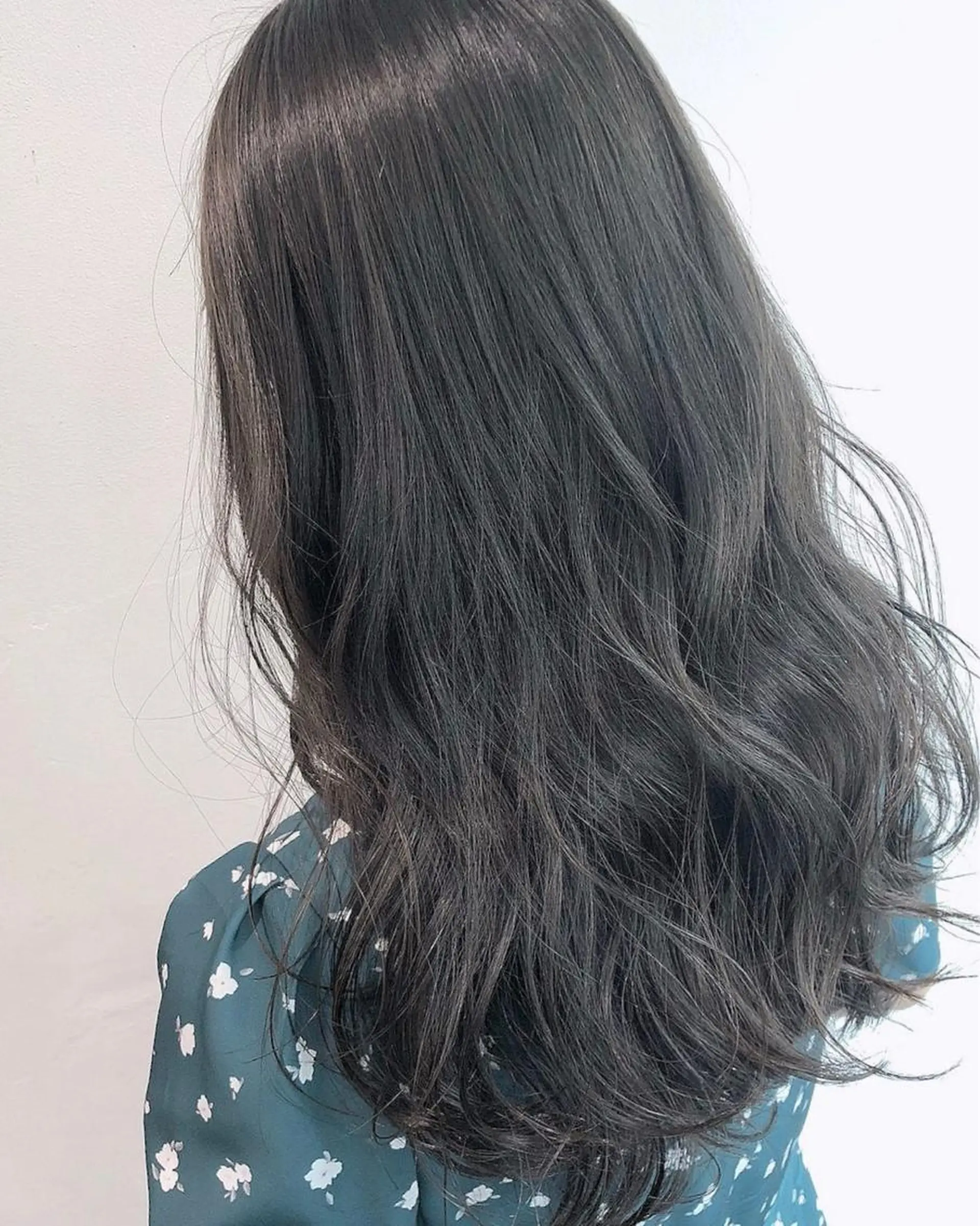 ロング カラー ⛄️冬の透明感 カラー⛄️大西のヘアスタイル