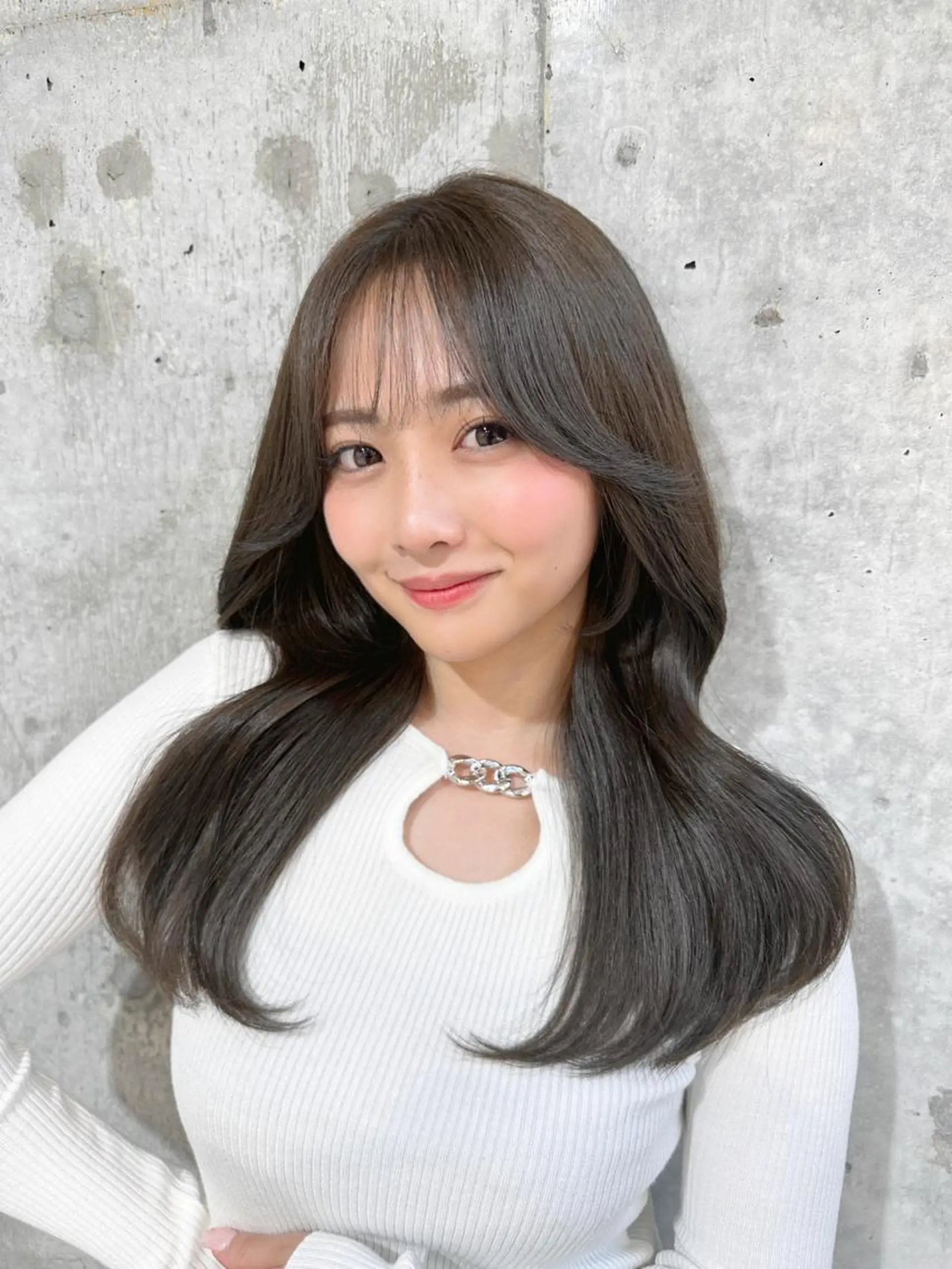 セミロング アッシュ ボブ くびれヘア 天使の羽バング・フェザーバング ハイライト 韓国レイヤー/透明感 カラー/髪質改善角所のヘアスタイル
