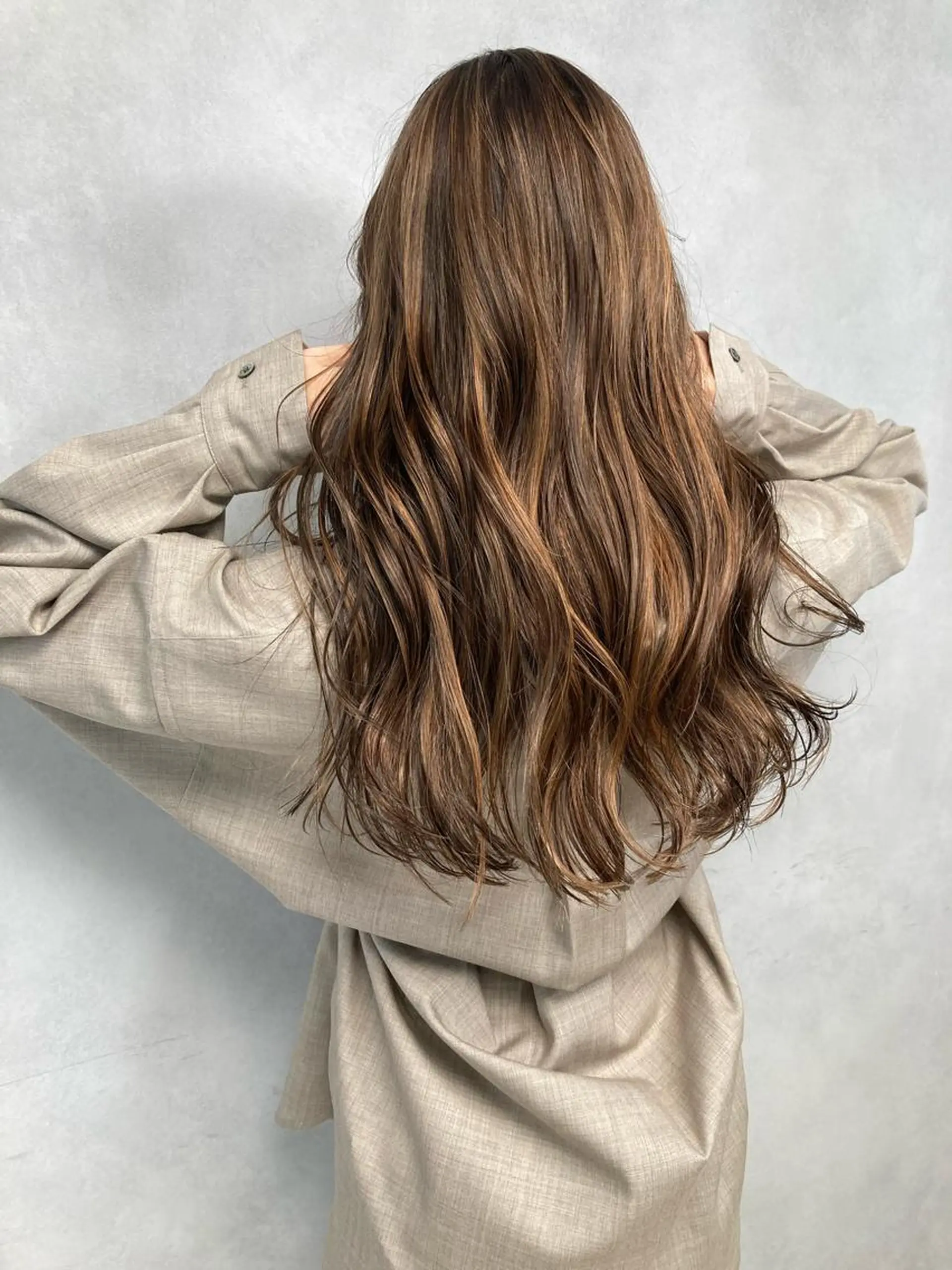 セミロング カラー ベージュカラー ハイライトカラー ハイライト 透明感カラー 大人グレージュ有村のヘアスタイル