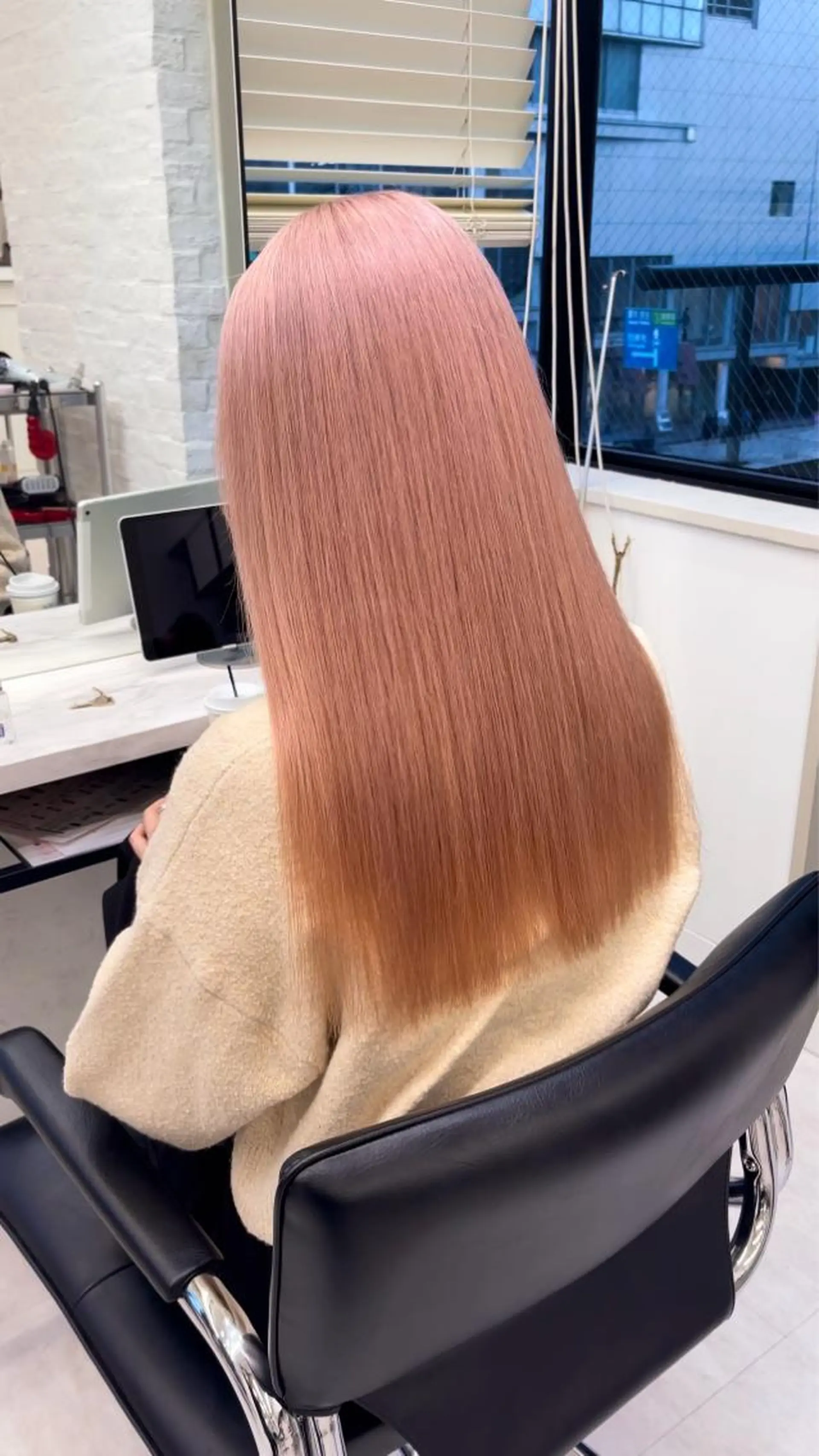 ロング カラー 高島大登/顔周り /ミルクティーのヘアスタイル