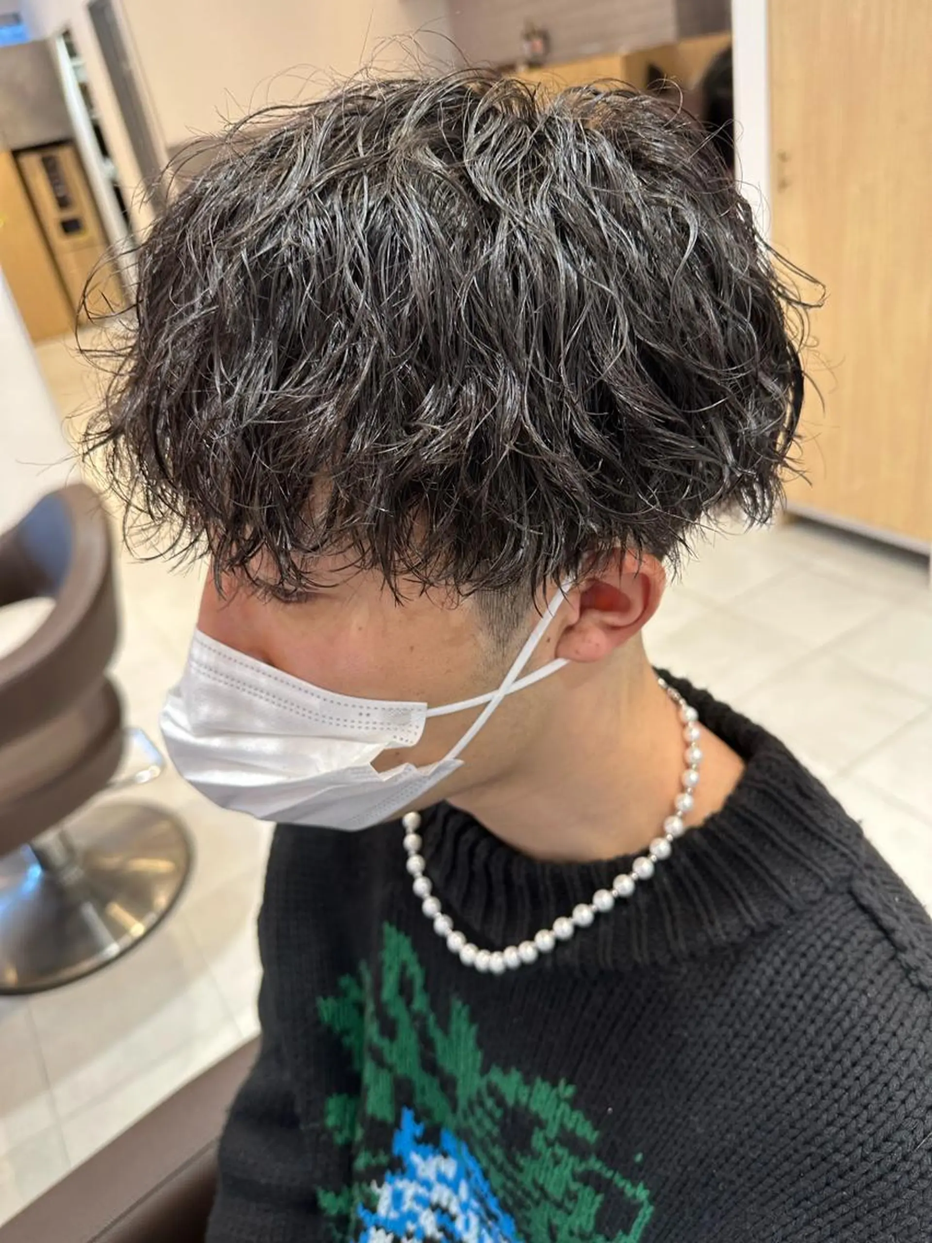 ミディアム パーマ メンズ ミディアムパーマ フェードカット メンズパーマ ツイストスパイラルパーマ 波巻きパーマ 💈メンズ特化 美容師サキ💈のヘアスタイル