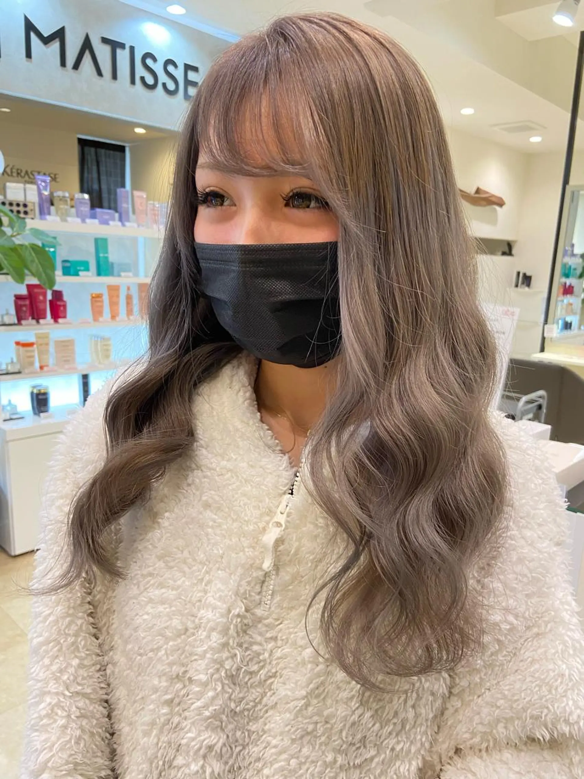 ロング 淺谷 美紀のヘアスタイル