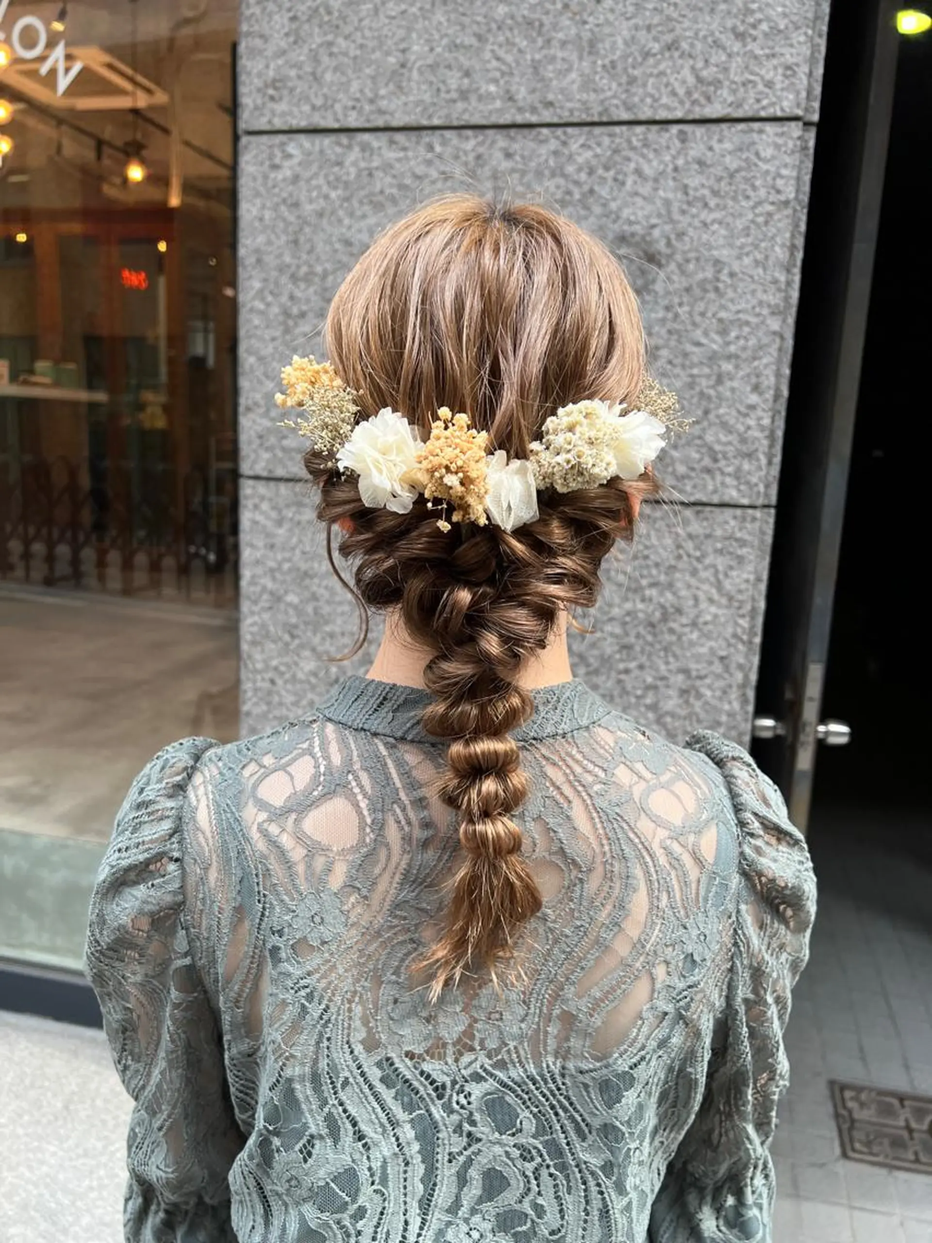ロング ヘアアレンジ 卒業式のヘアスタイル ヘアセット ノイシキ サキのヘアスタイル