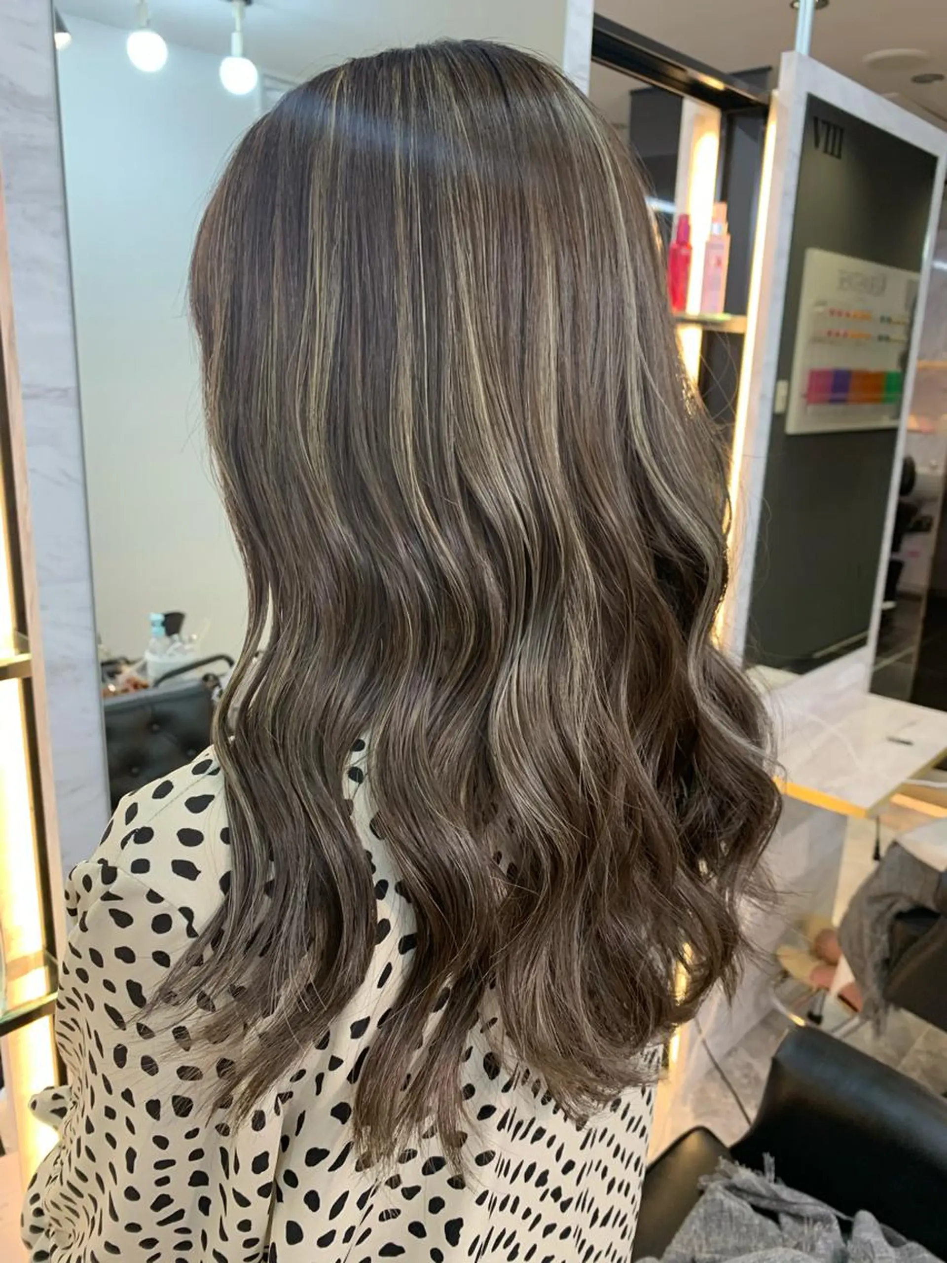 セミロング カラー ハイライトカラー ハイライト ヘアカラー サロウィン千葉所属・サロウィン千葉店 Toshikiのヘアスタイル