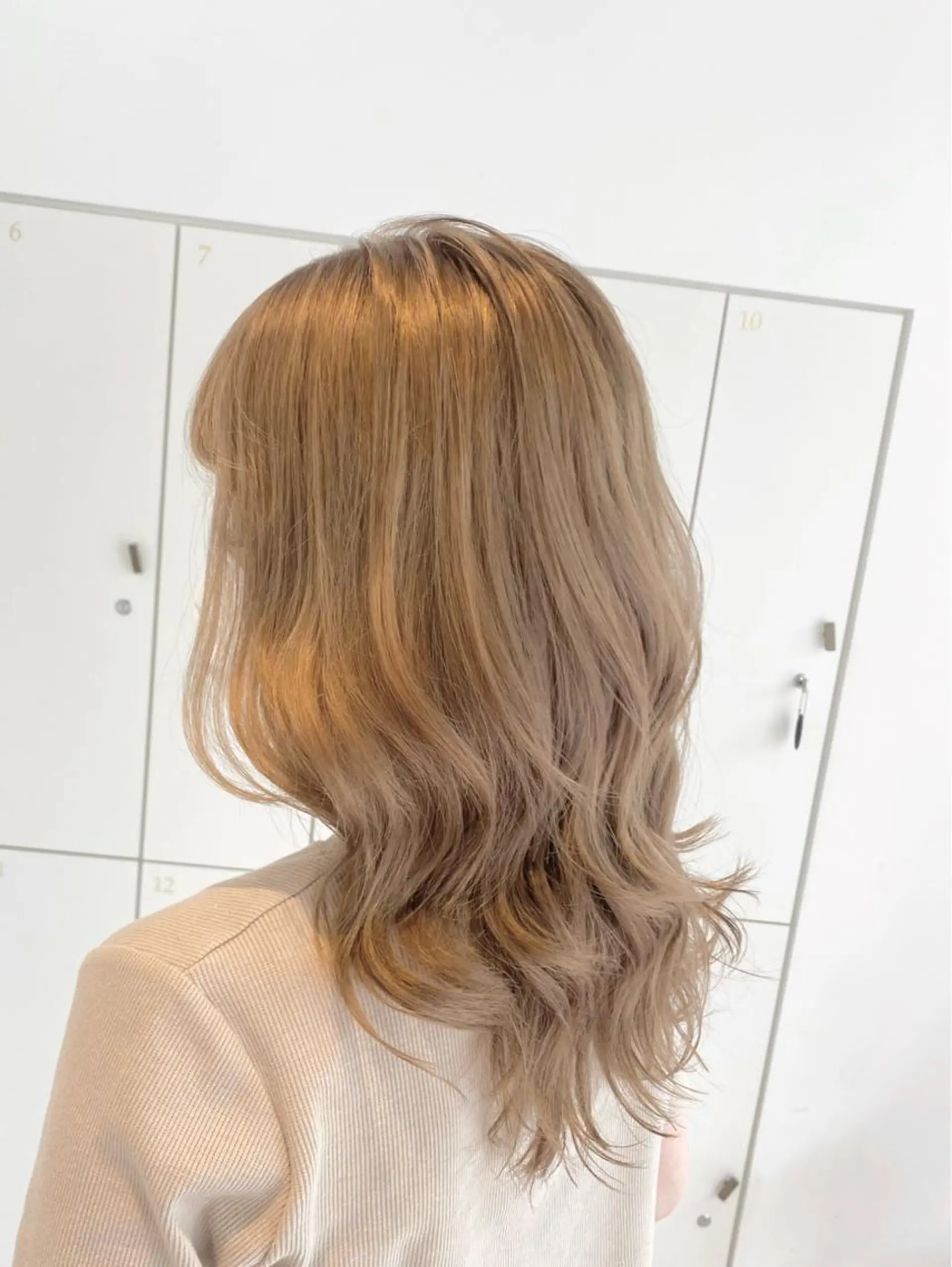 ロング カラー ベージュカラー ミルクティーベージュ motel所属・モデルや芸能人も通う ✨マンツーマンサロンのヘアスタイル