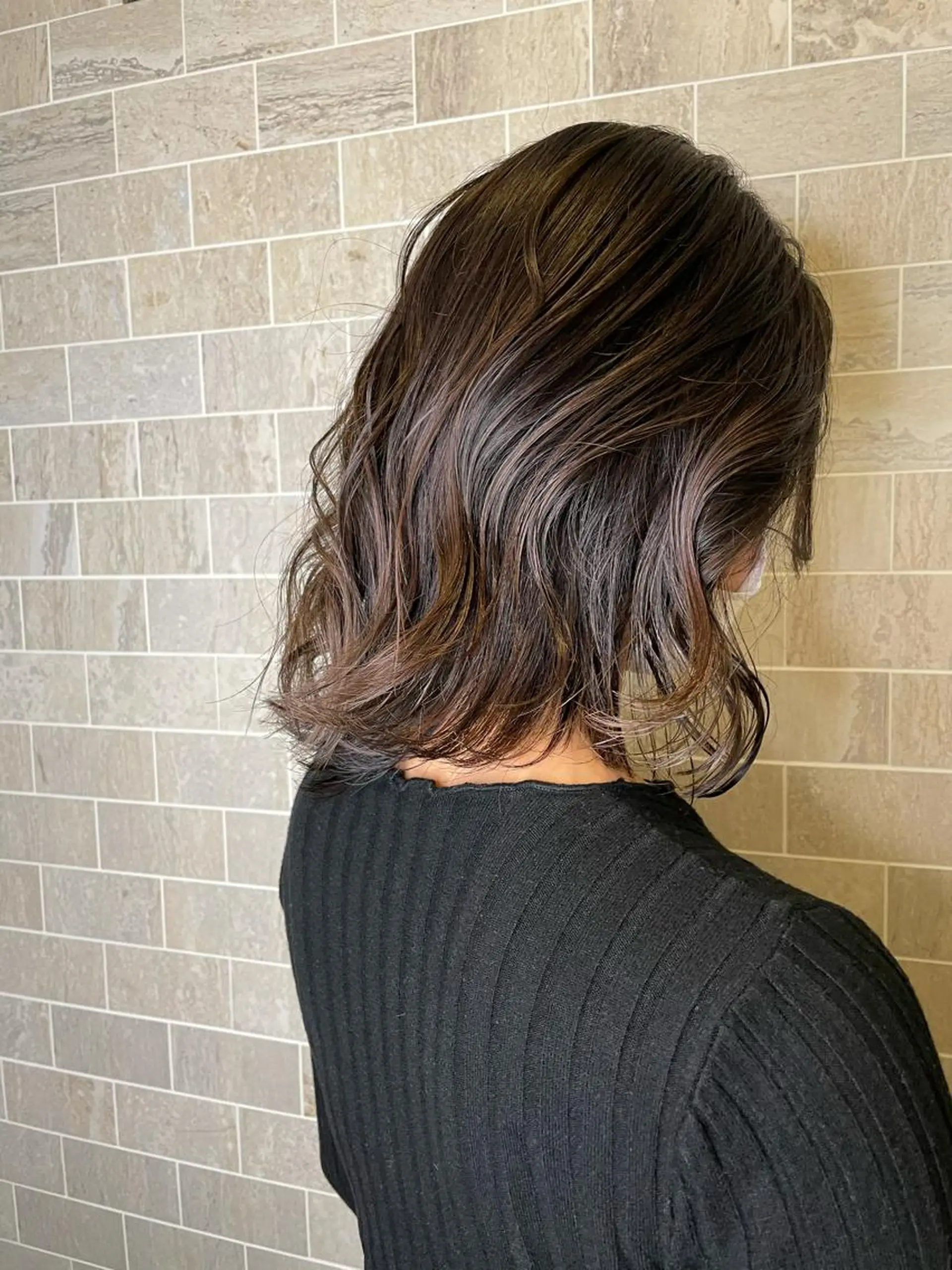 ミディアム ブリーチ毛矯正.髪質 改善.髪にドラマをのヘアスタイル